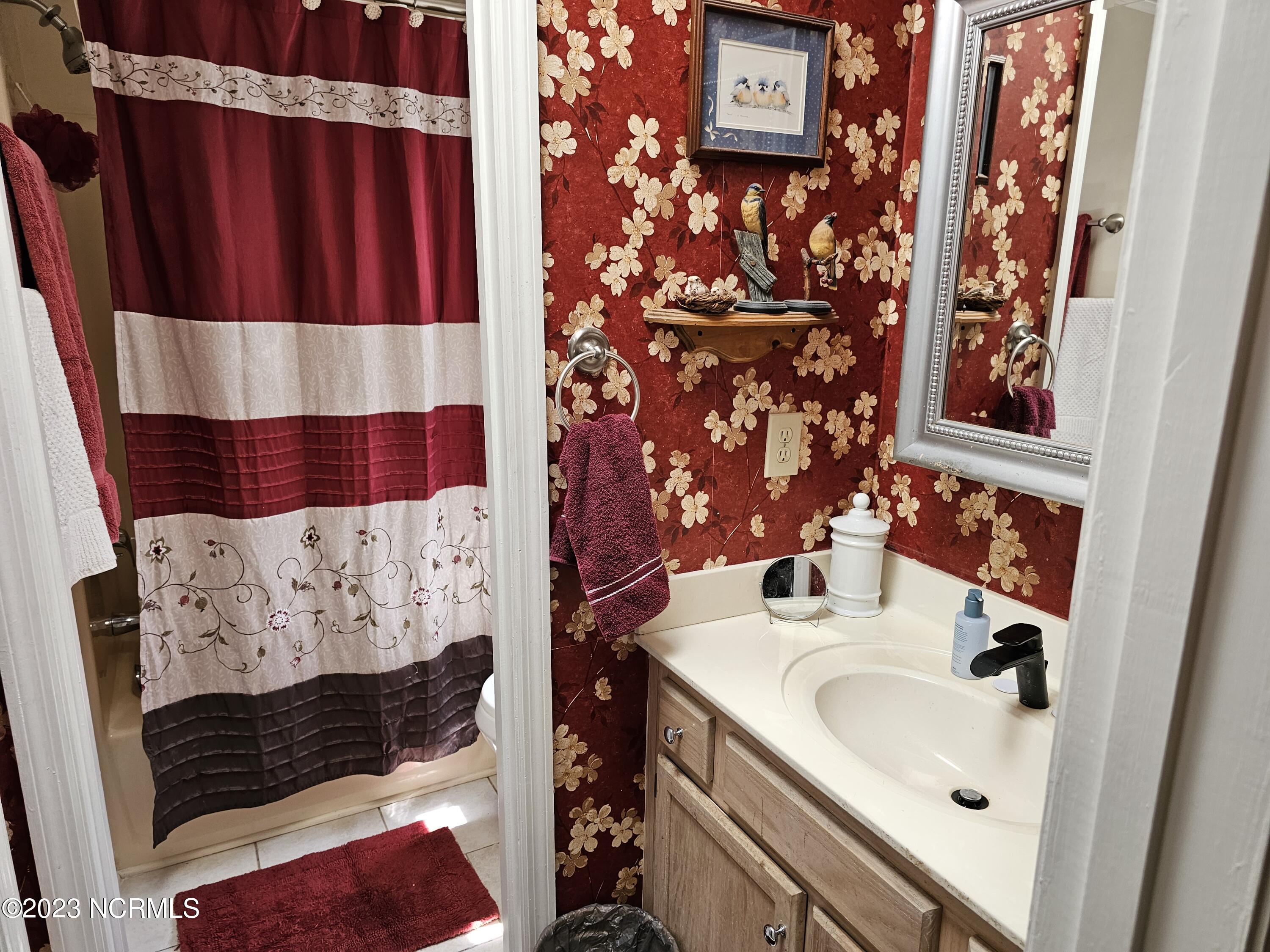 100437682 | Photo 19