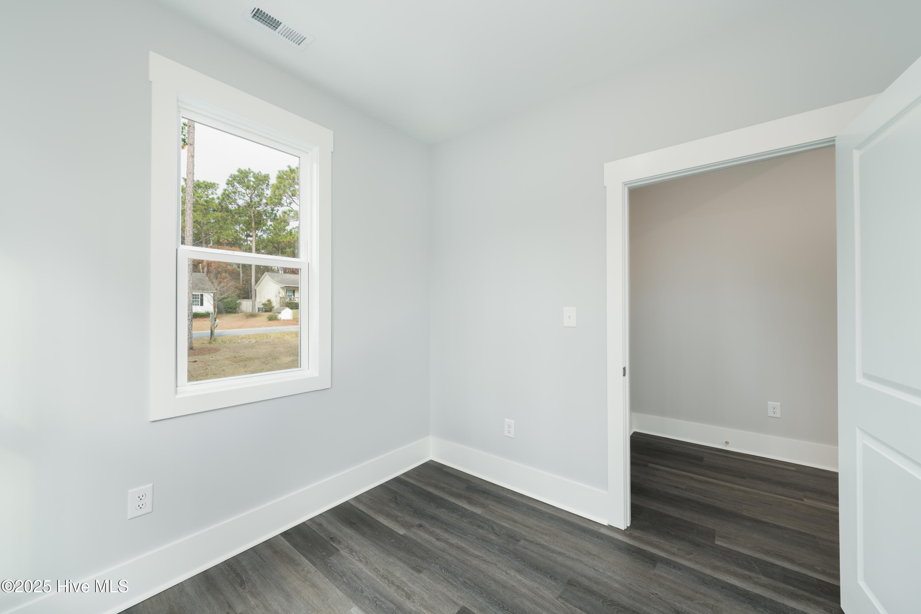 100523019 | Photo 25