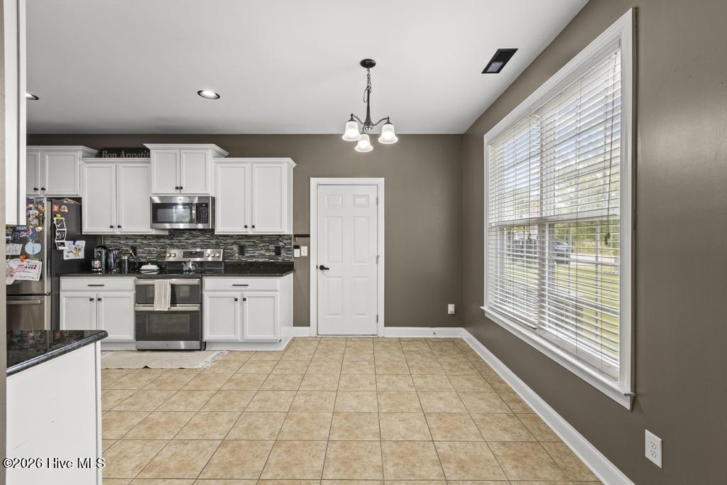 100565258 | Photo 13