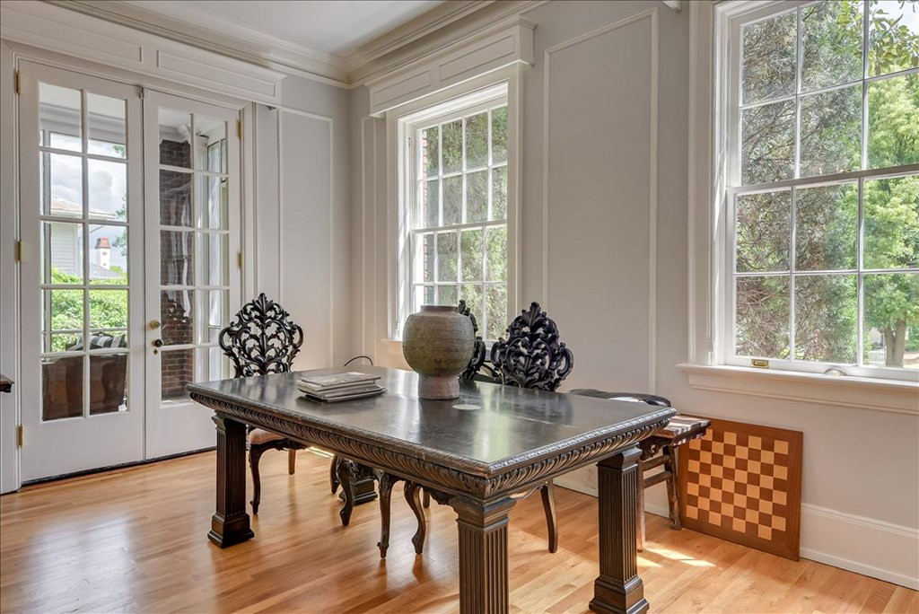 Living Room with doors that lead to screen porch