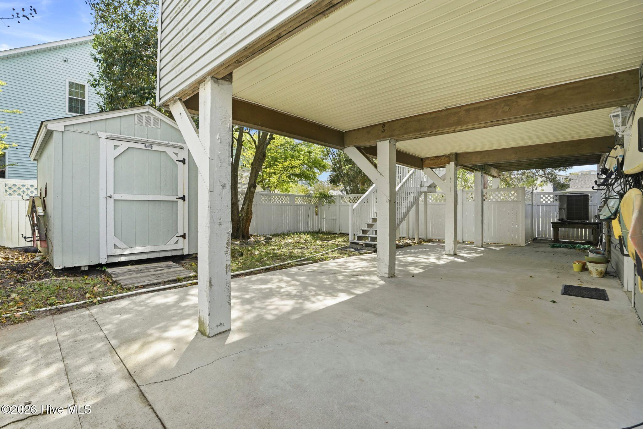 100566734 | Photo 35