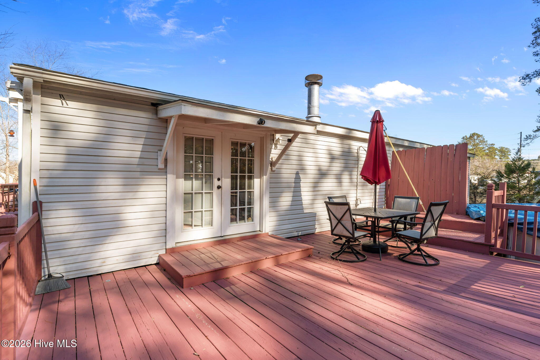 100544369 | Photo 33