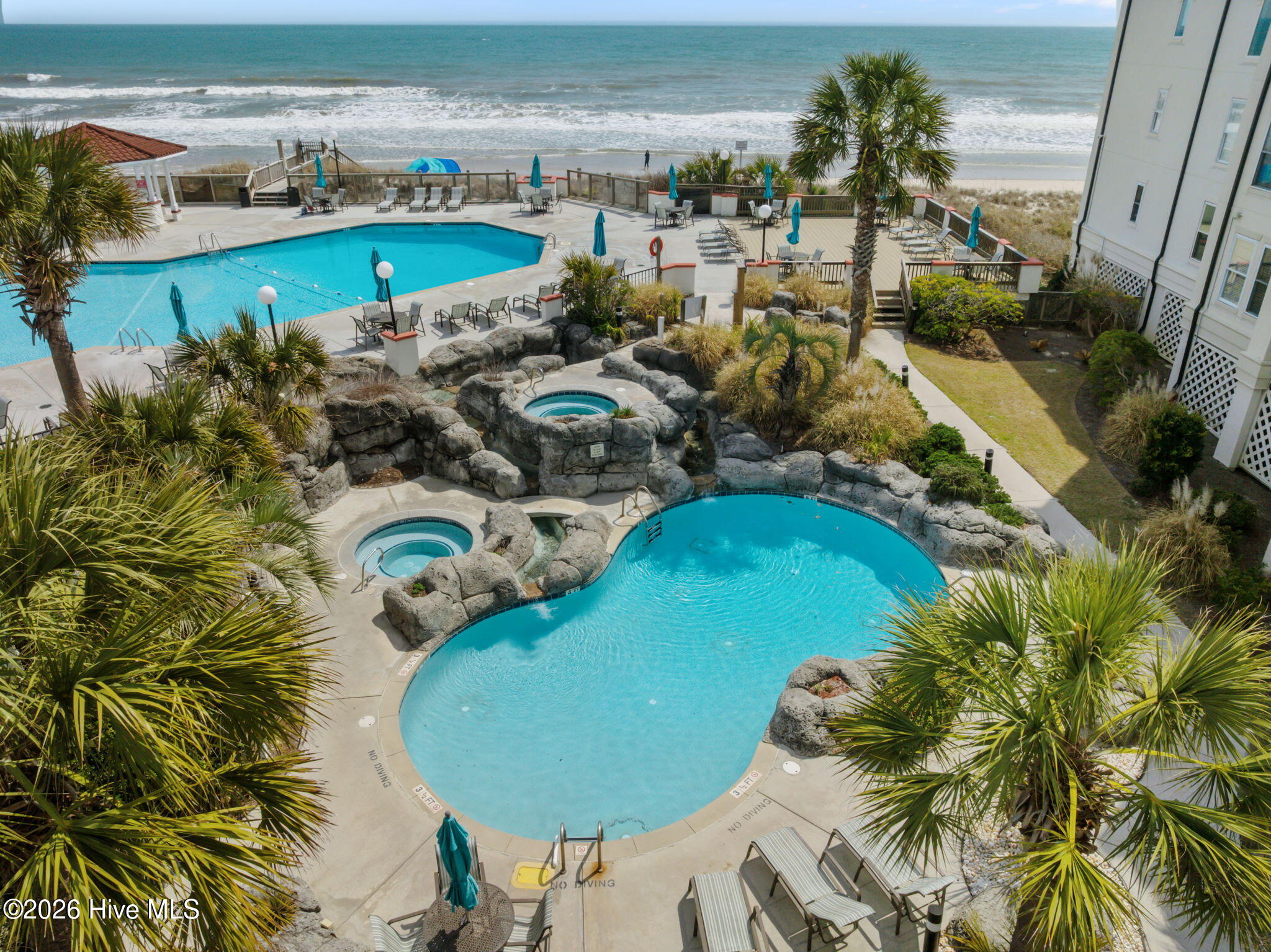 100562766 | Photo 38