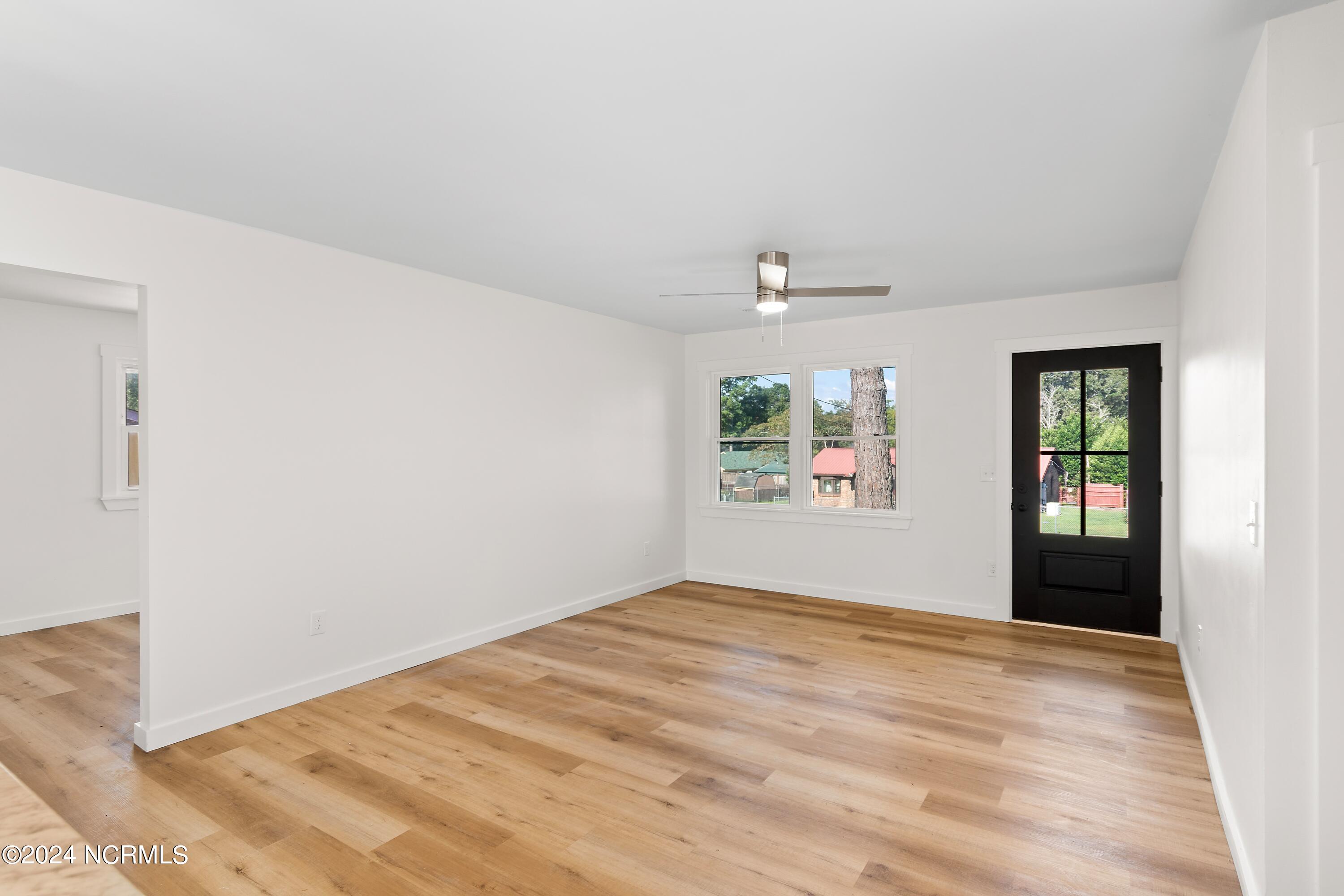 100563573 | Photo 27