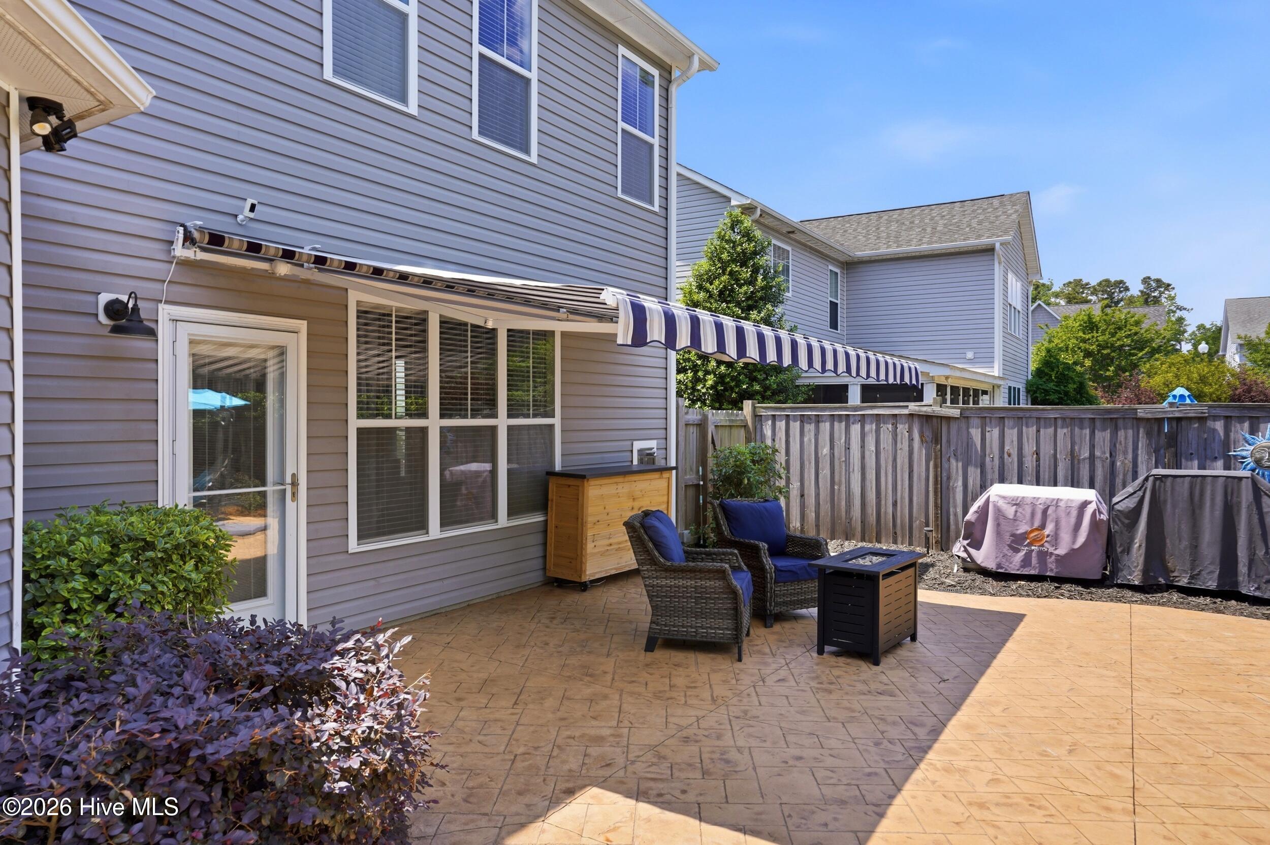 100570216 | Photo 42