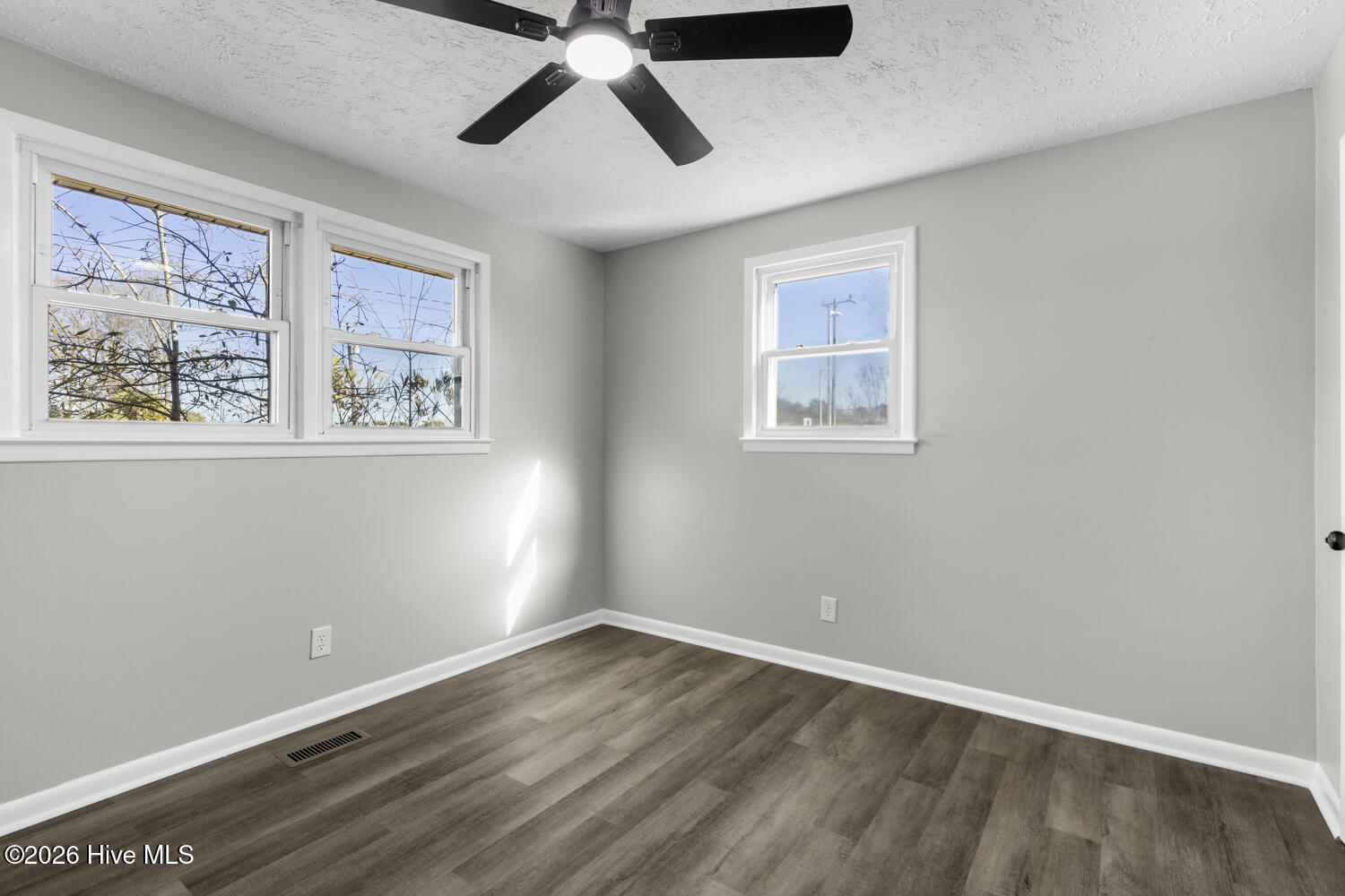 100560778 | Photo 29