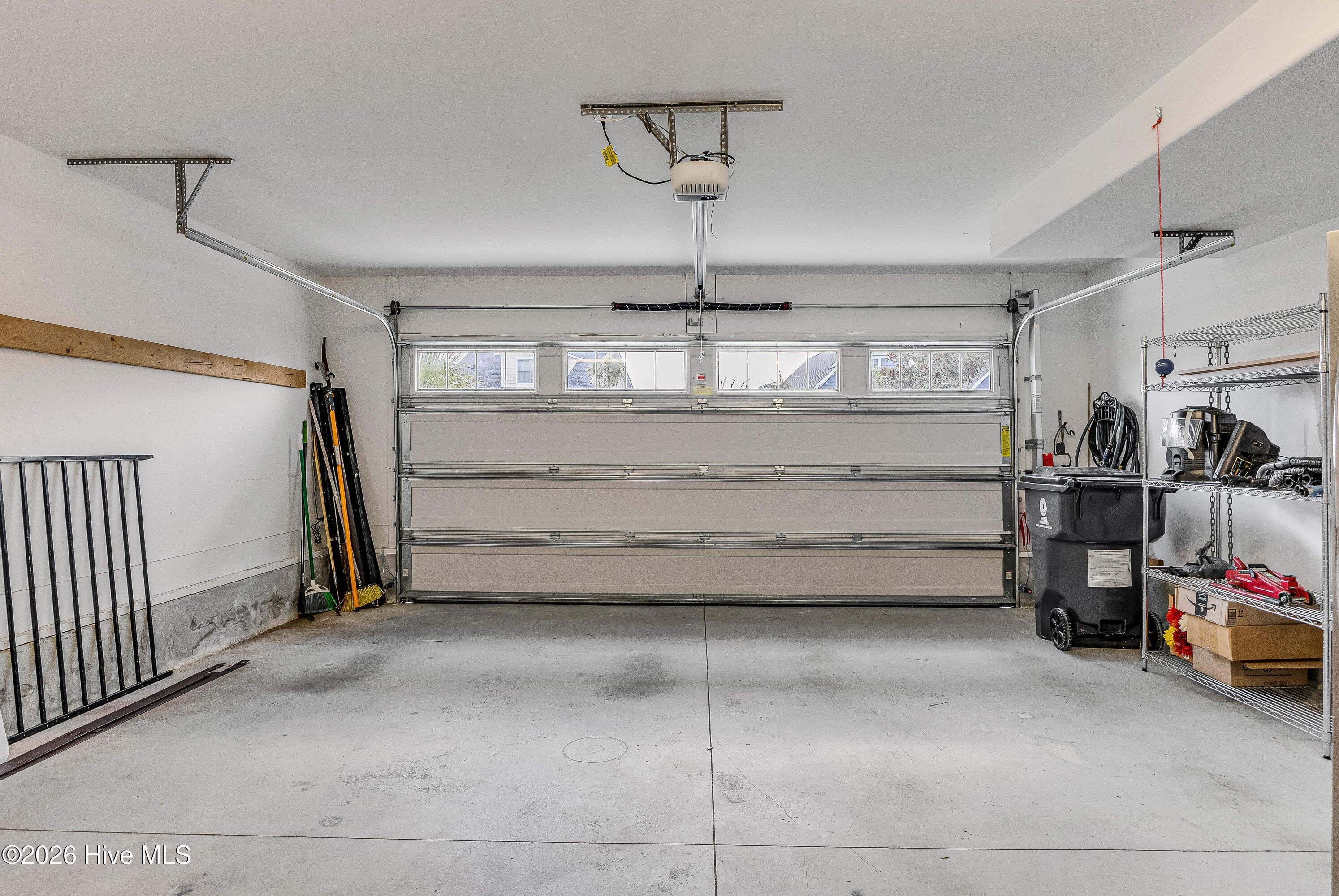 100555586 | Photo 32