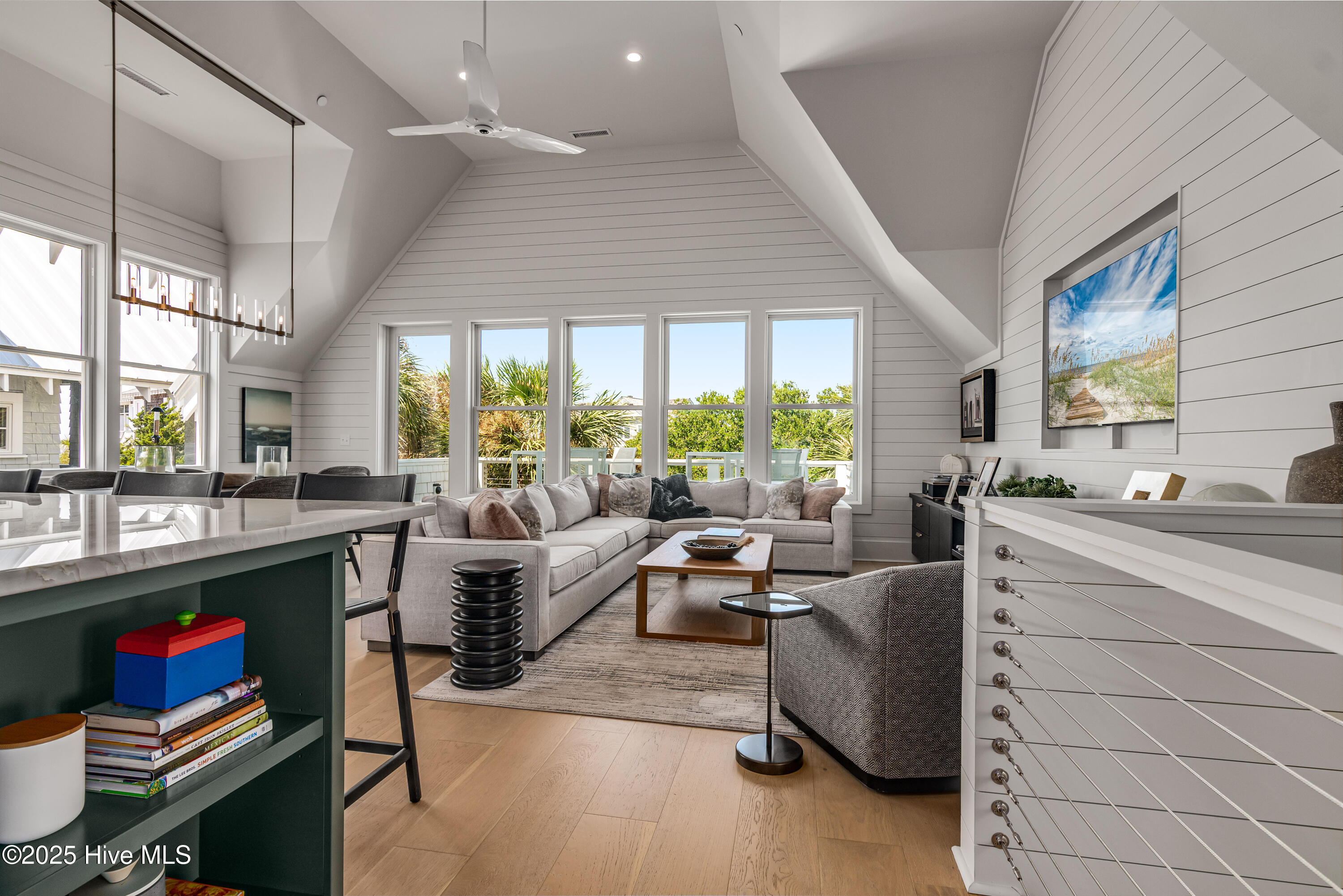 100521321 | Photo 23