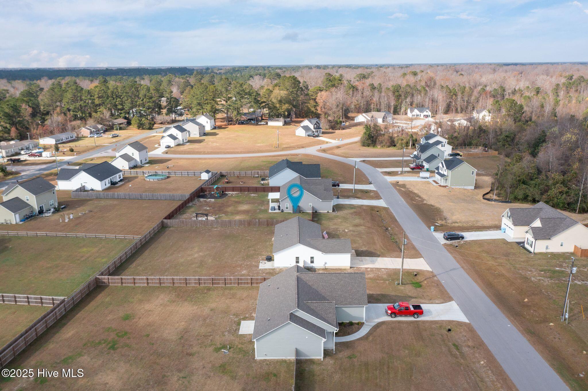 100543610 | Photo 40