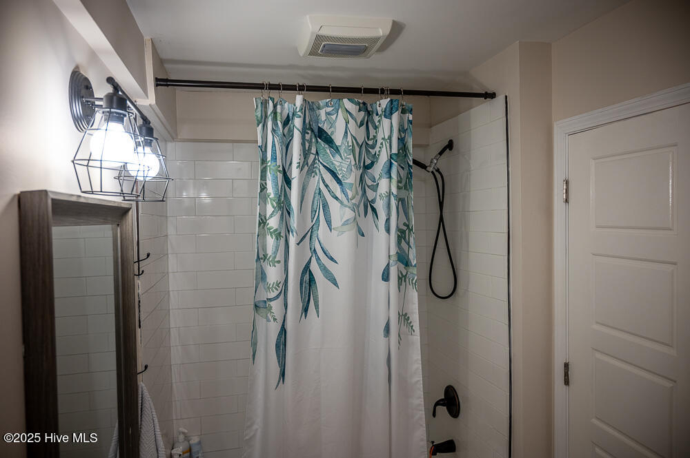 100545443 | Photo 18