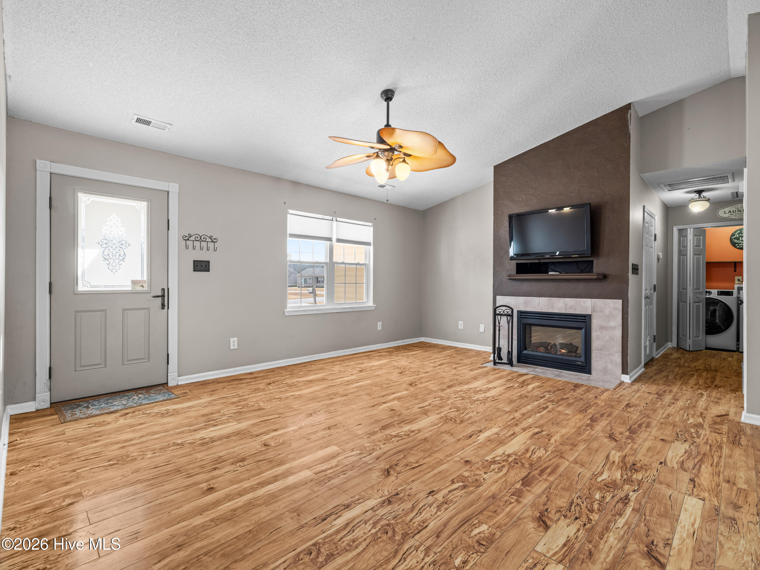 100547559 | Photo 12