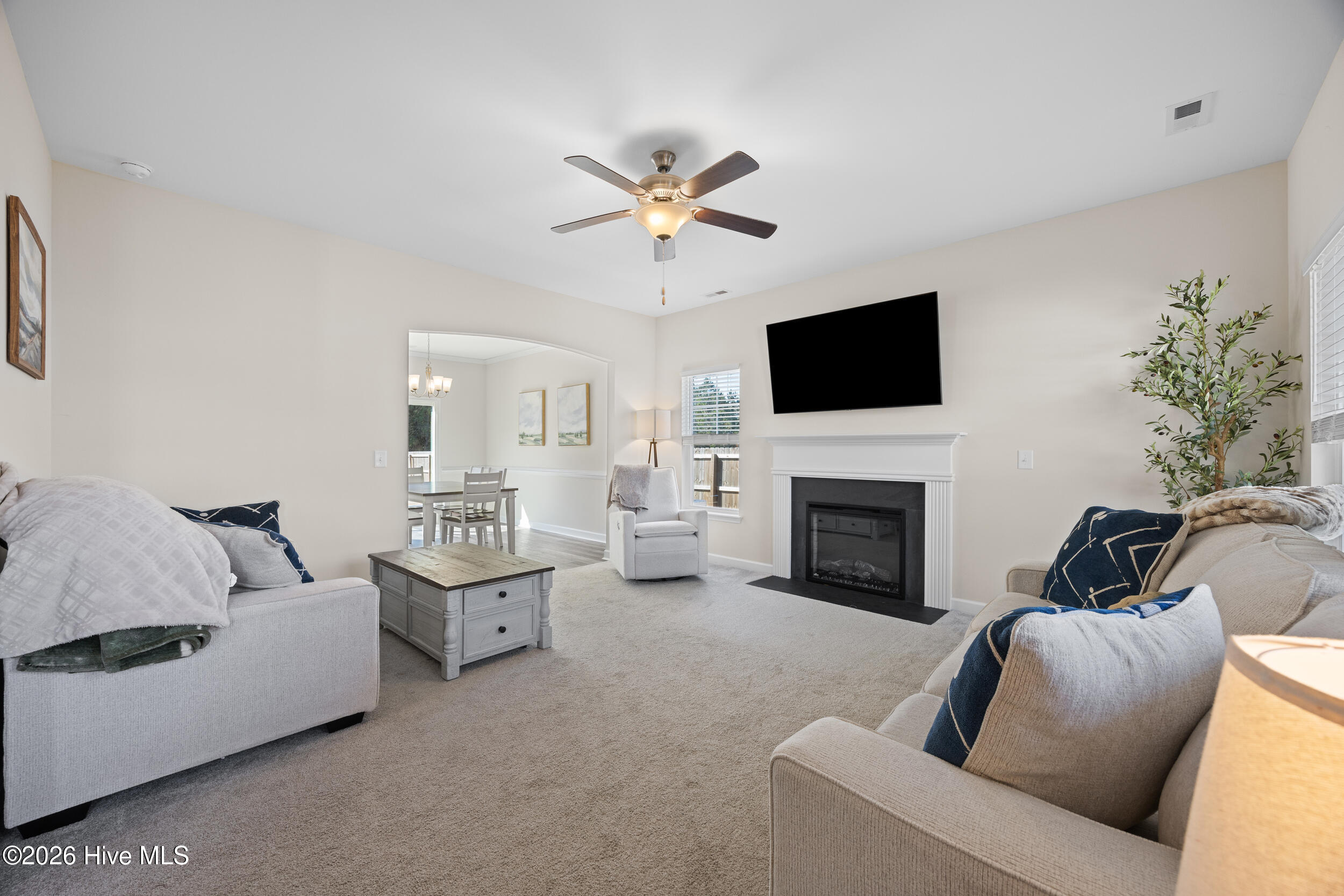 100558005 | Photo 11