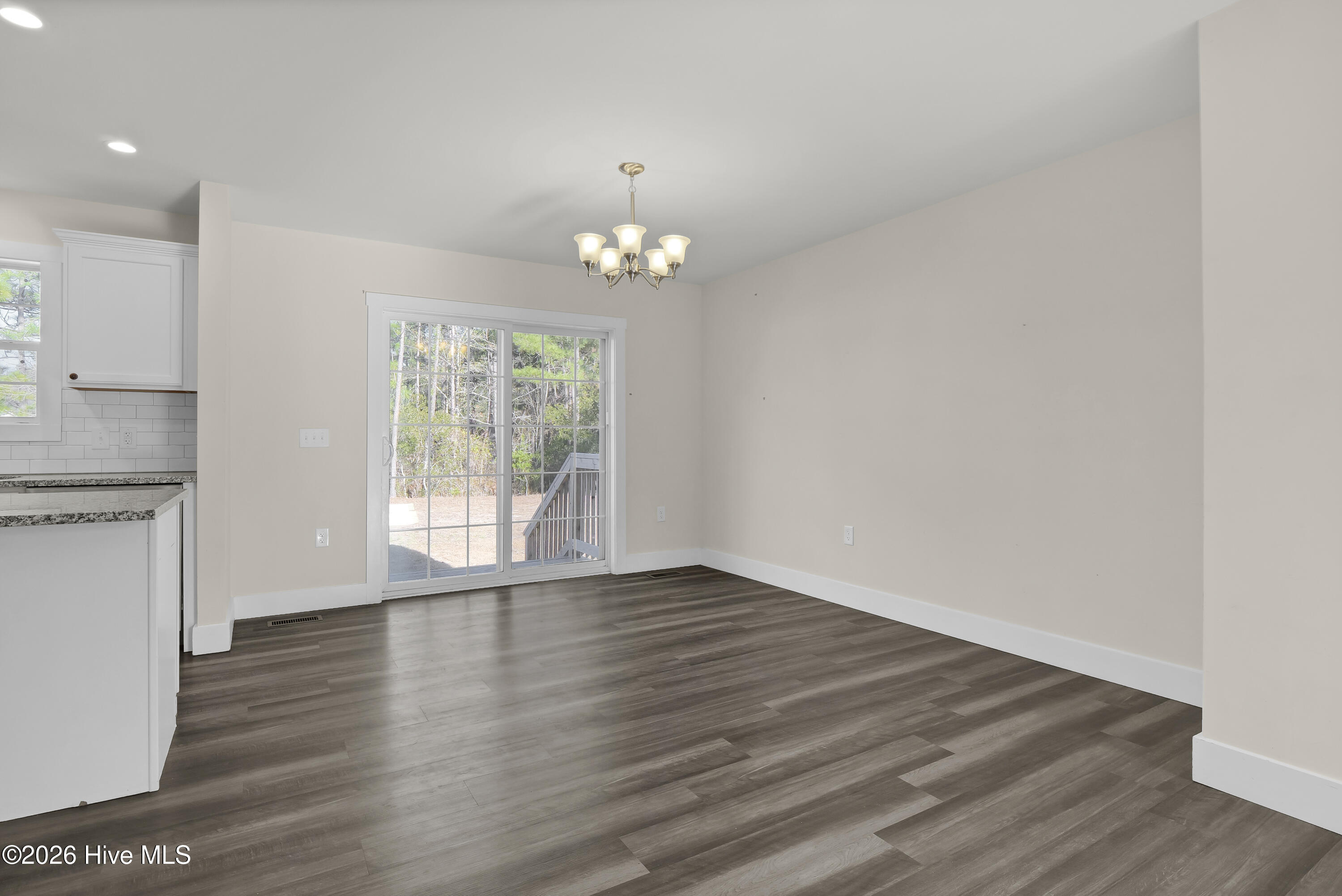 100557957 | Photo 10