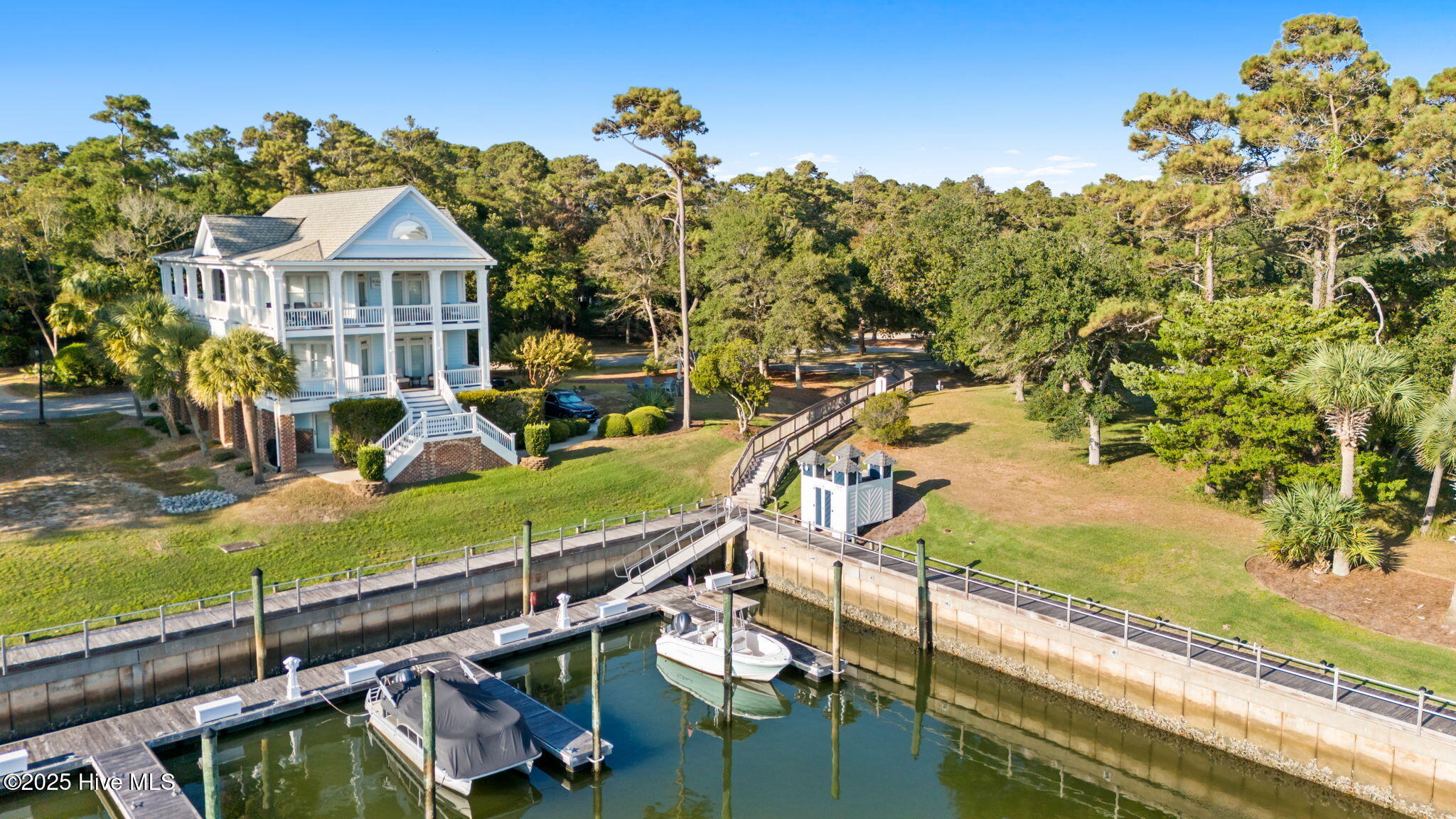 100549580 | Photo 85