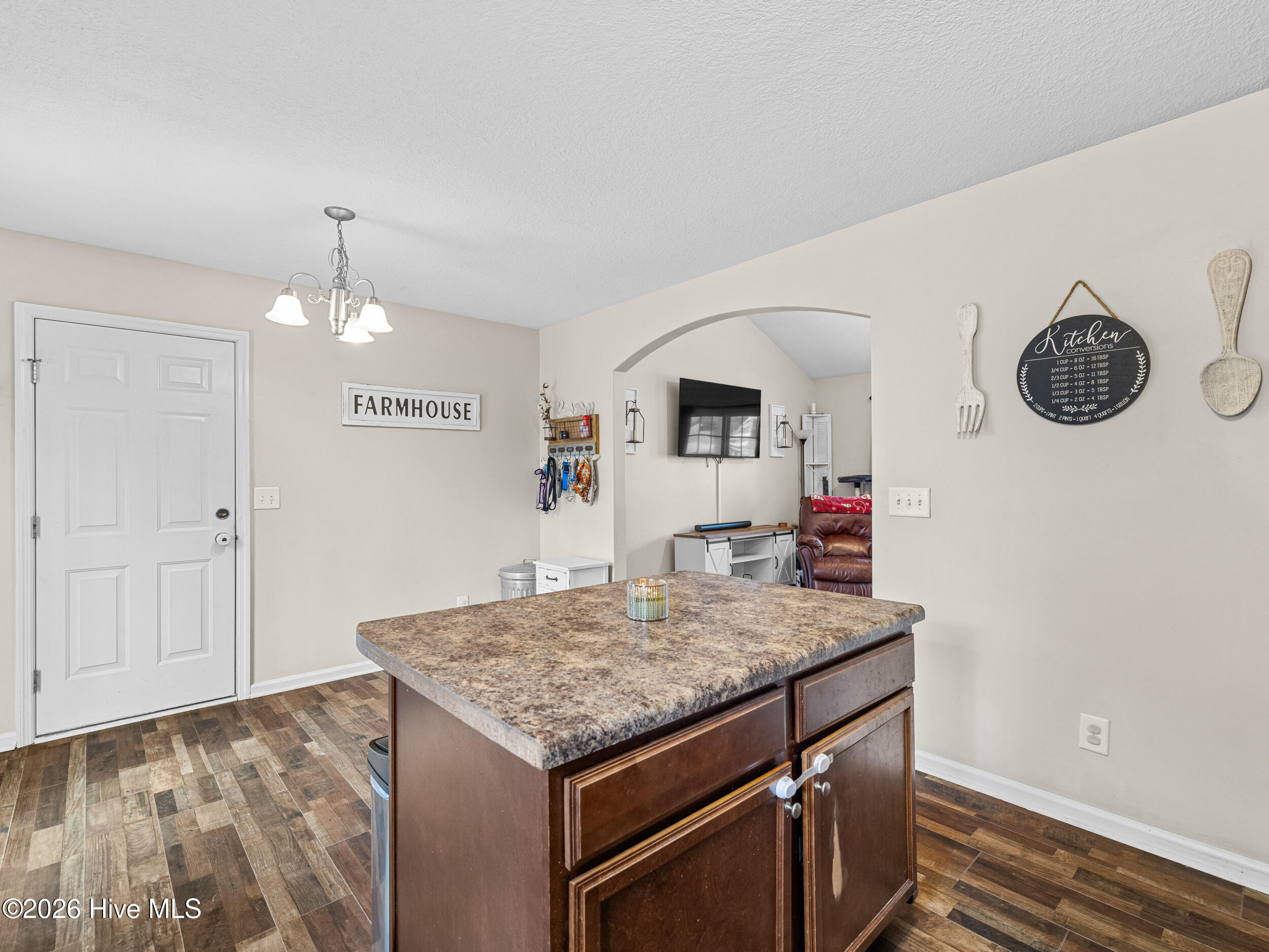 100558064 | Photo 18