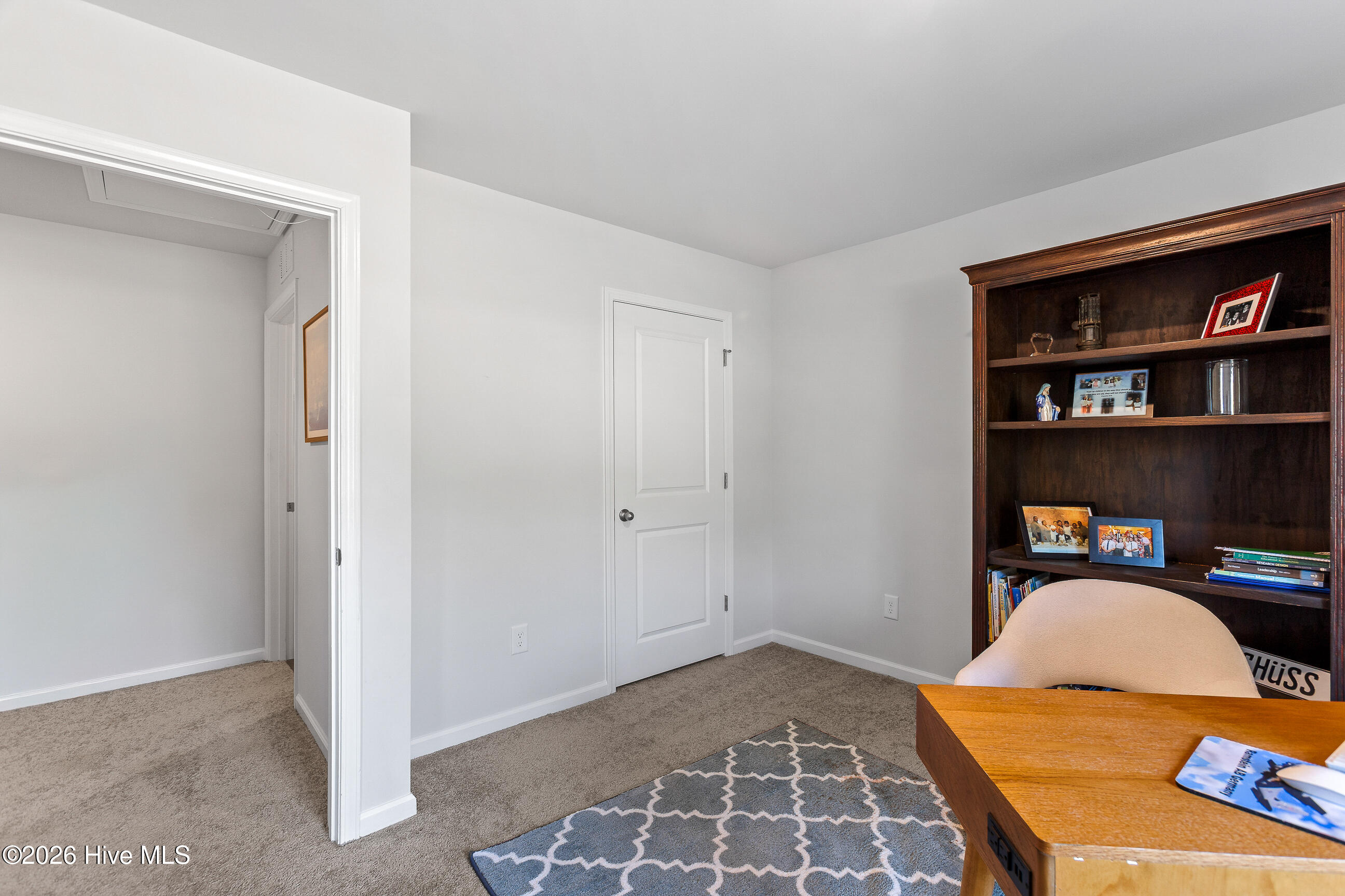 100558973 | Photo 27