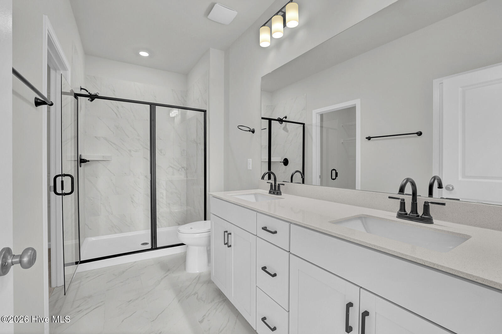 100538146 | Photo 15