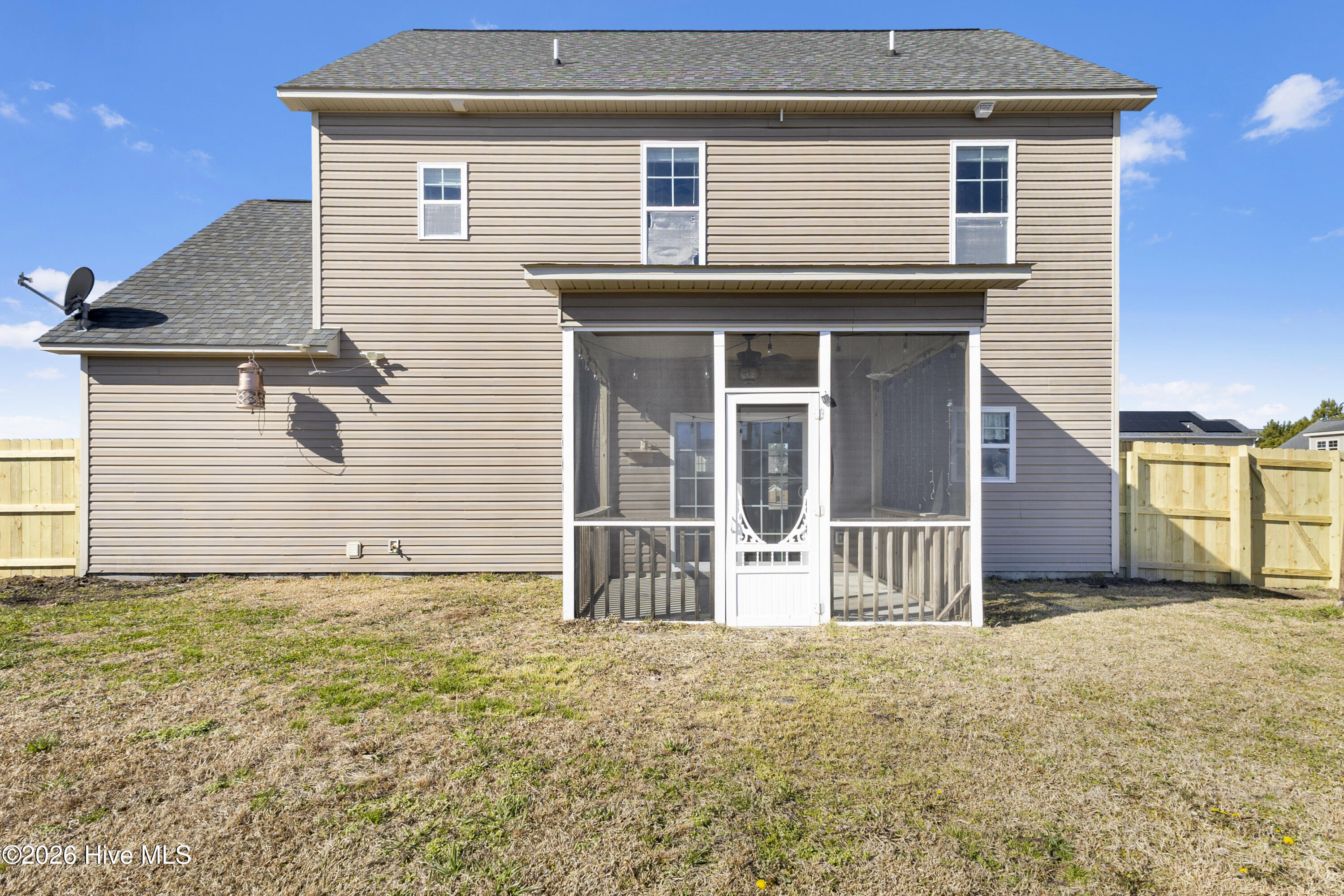 100552457 | Photo 31