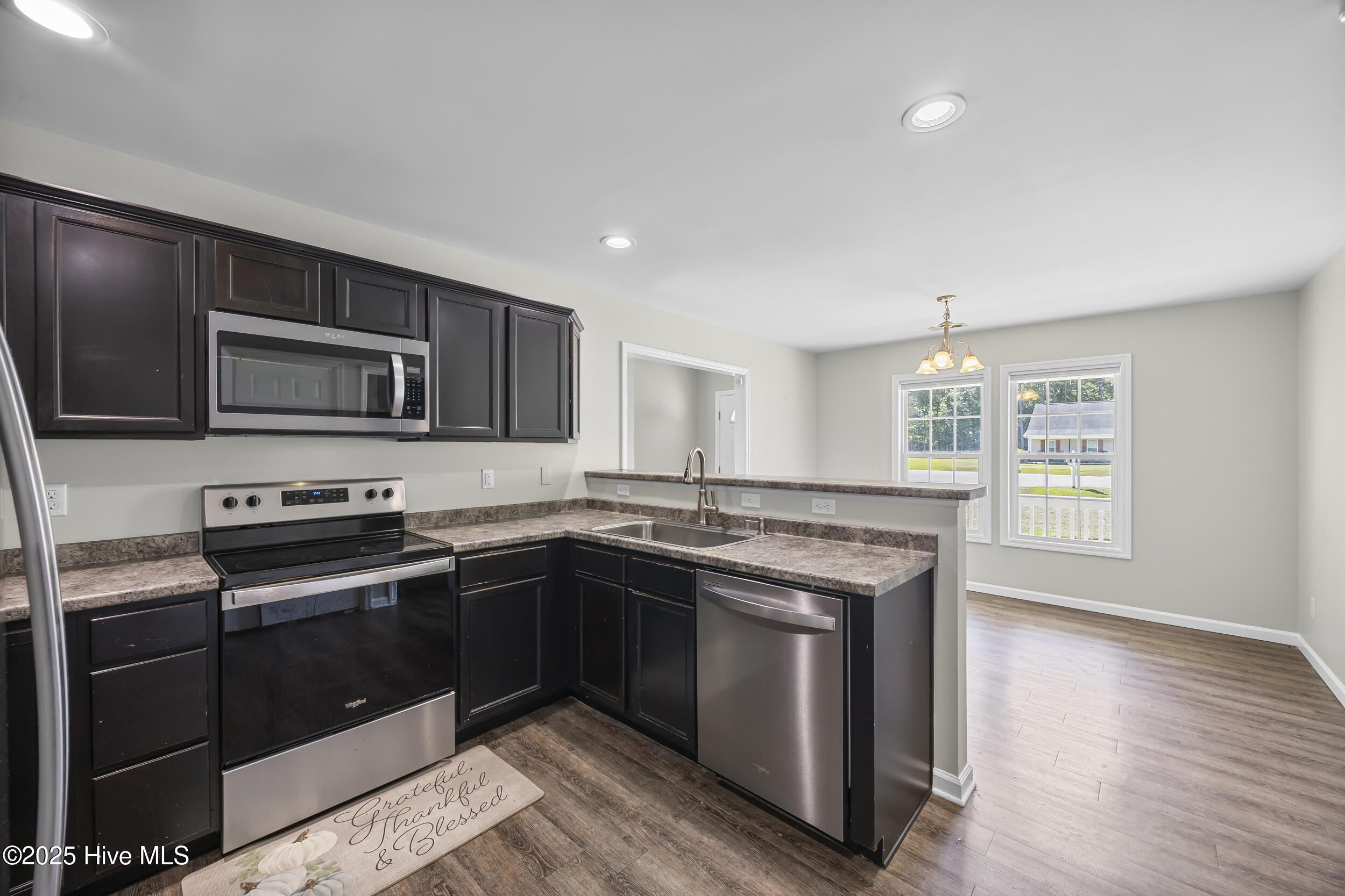 100533405 | Photo 21