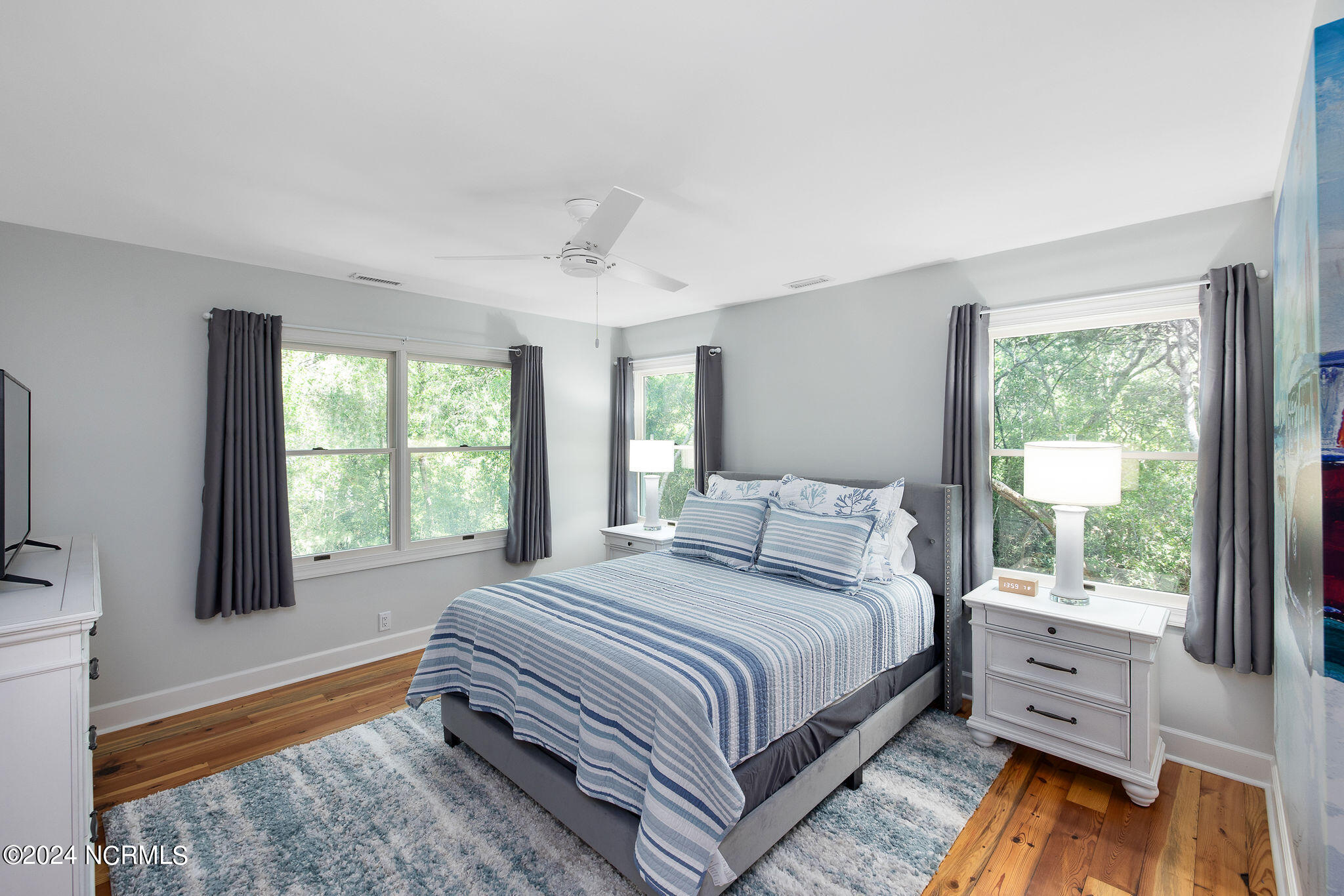 100493590 | Photo 45