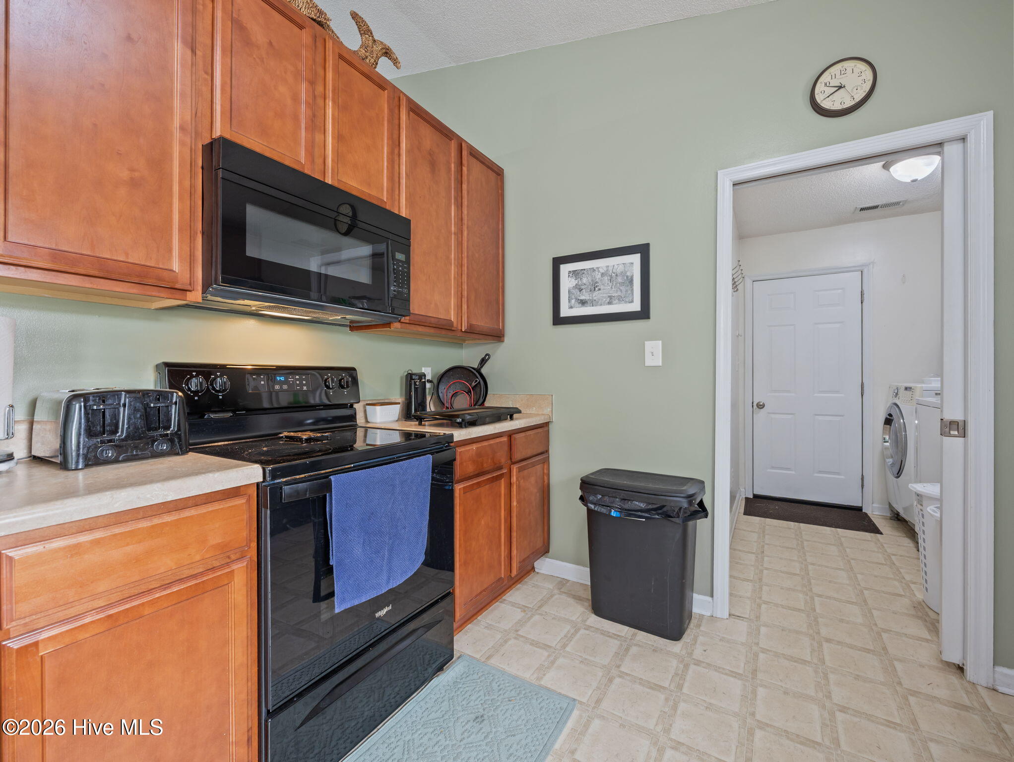 100566784 | Photo 10