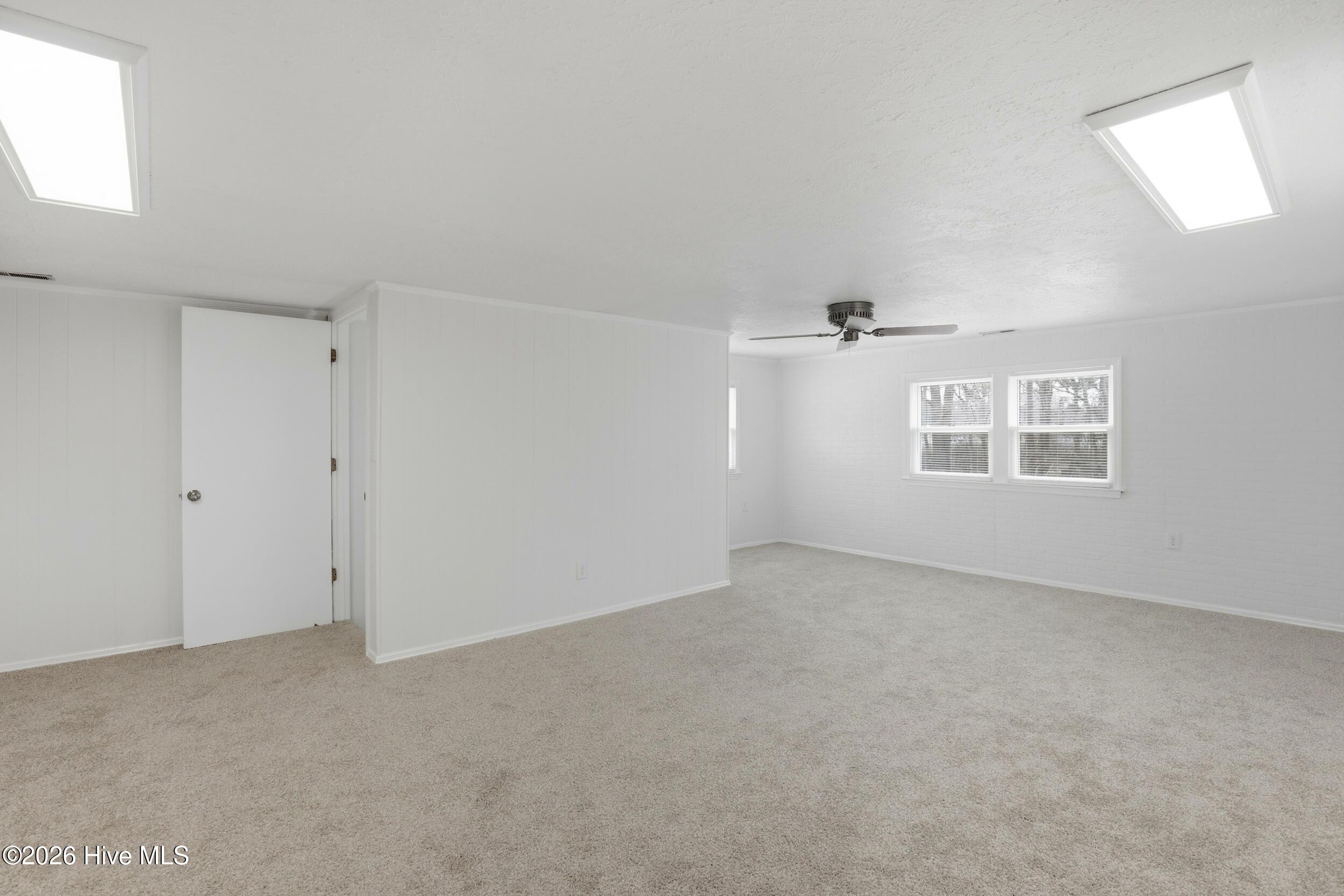 100561311 | Photo 22