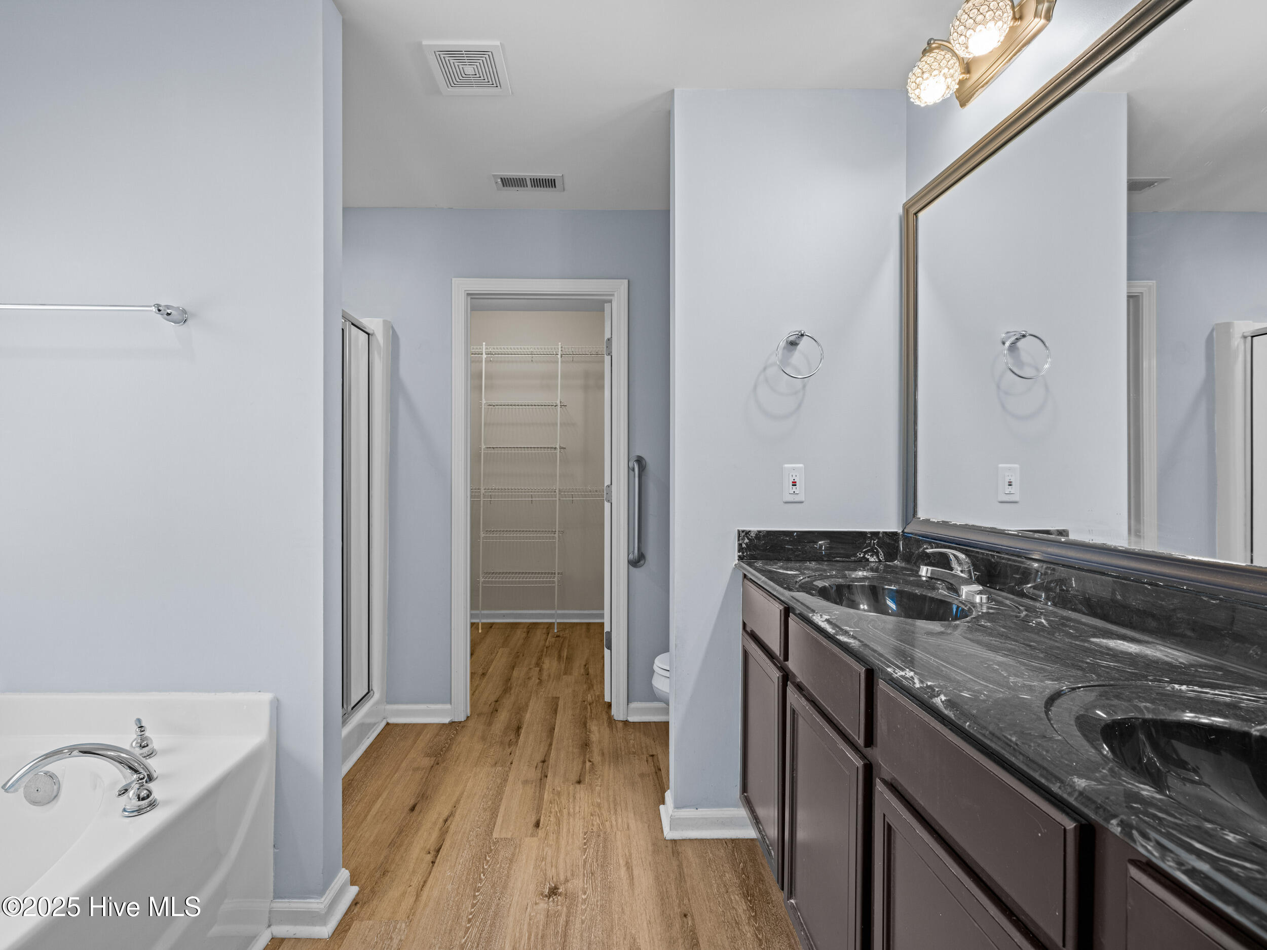 100531847 | Photo 22