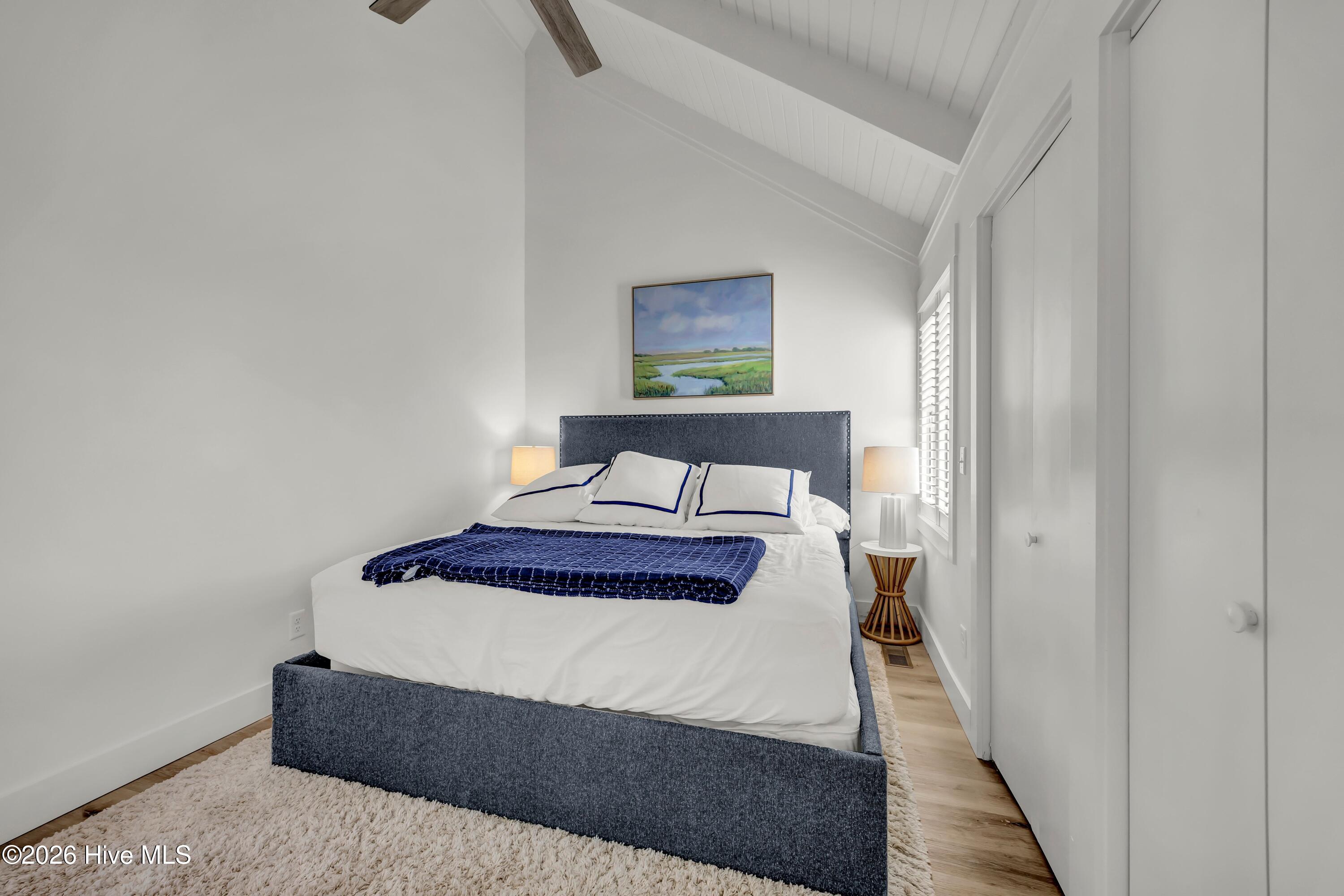 100554666 | Photo 15