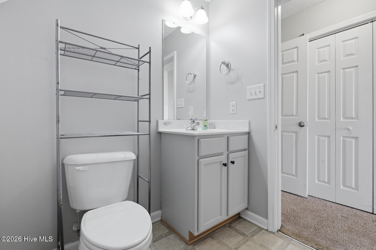 100568997 | Photo 23