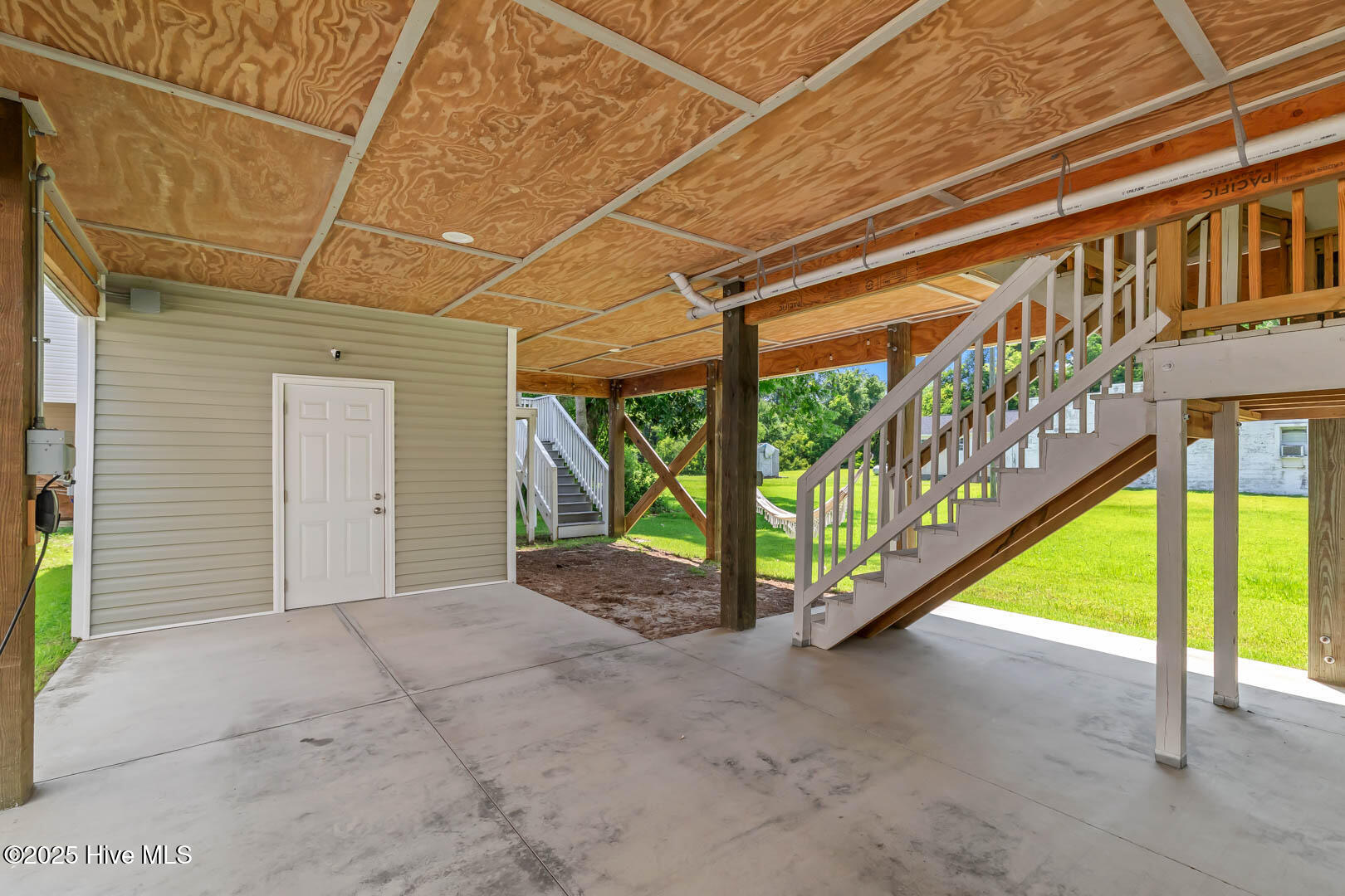 100516062 | Photo 55