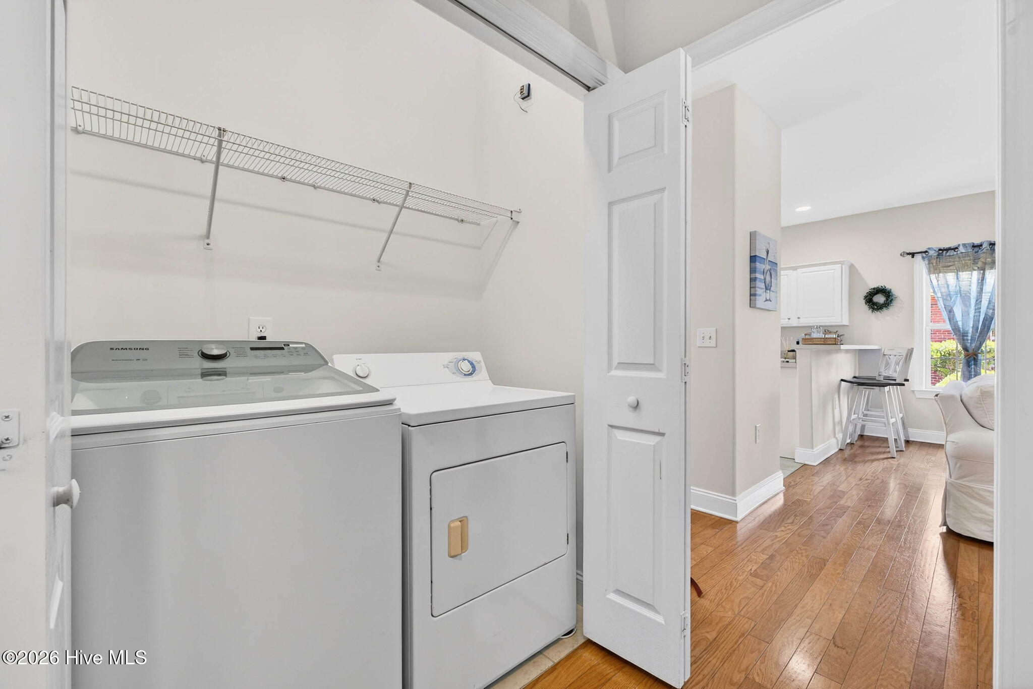 100566097 | Photo 28