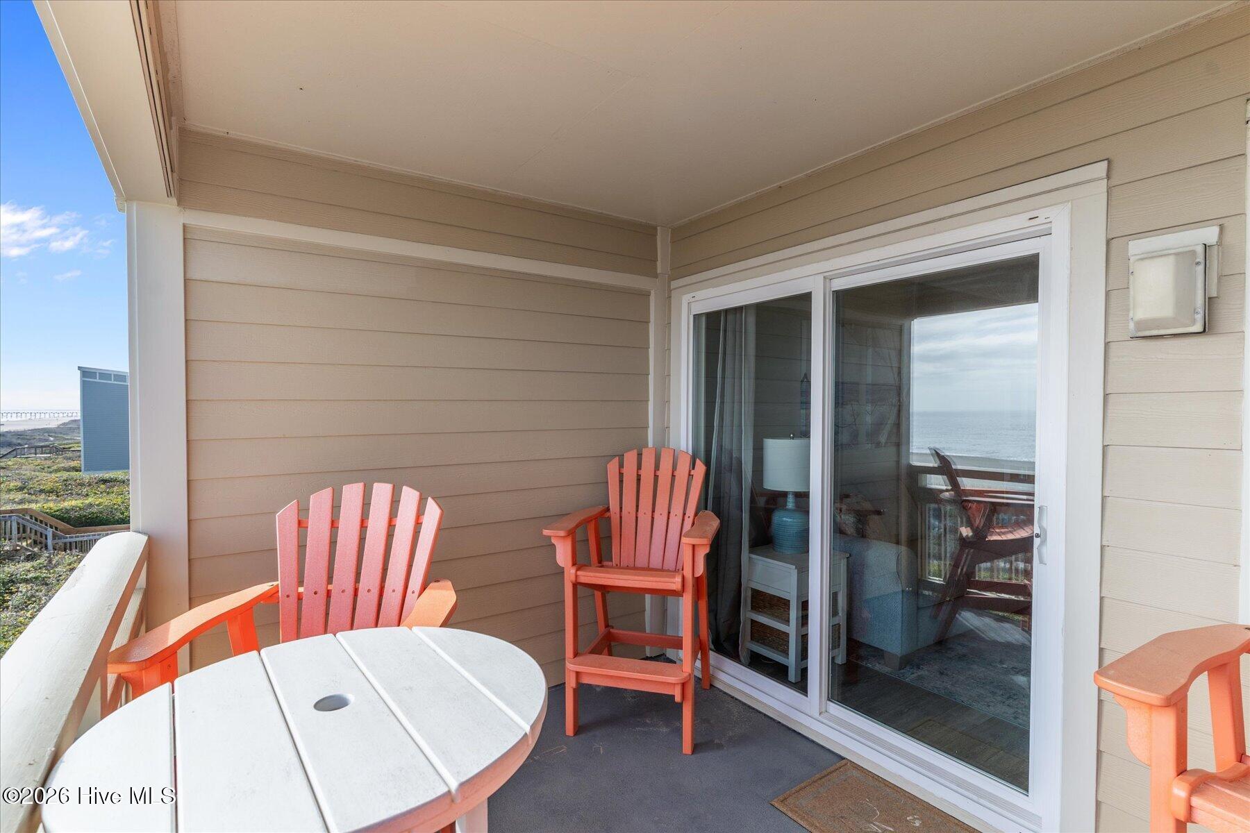 100564383 | Photo 47