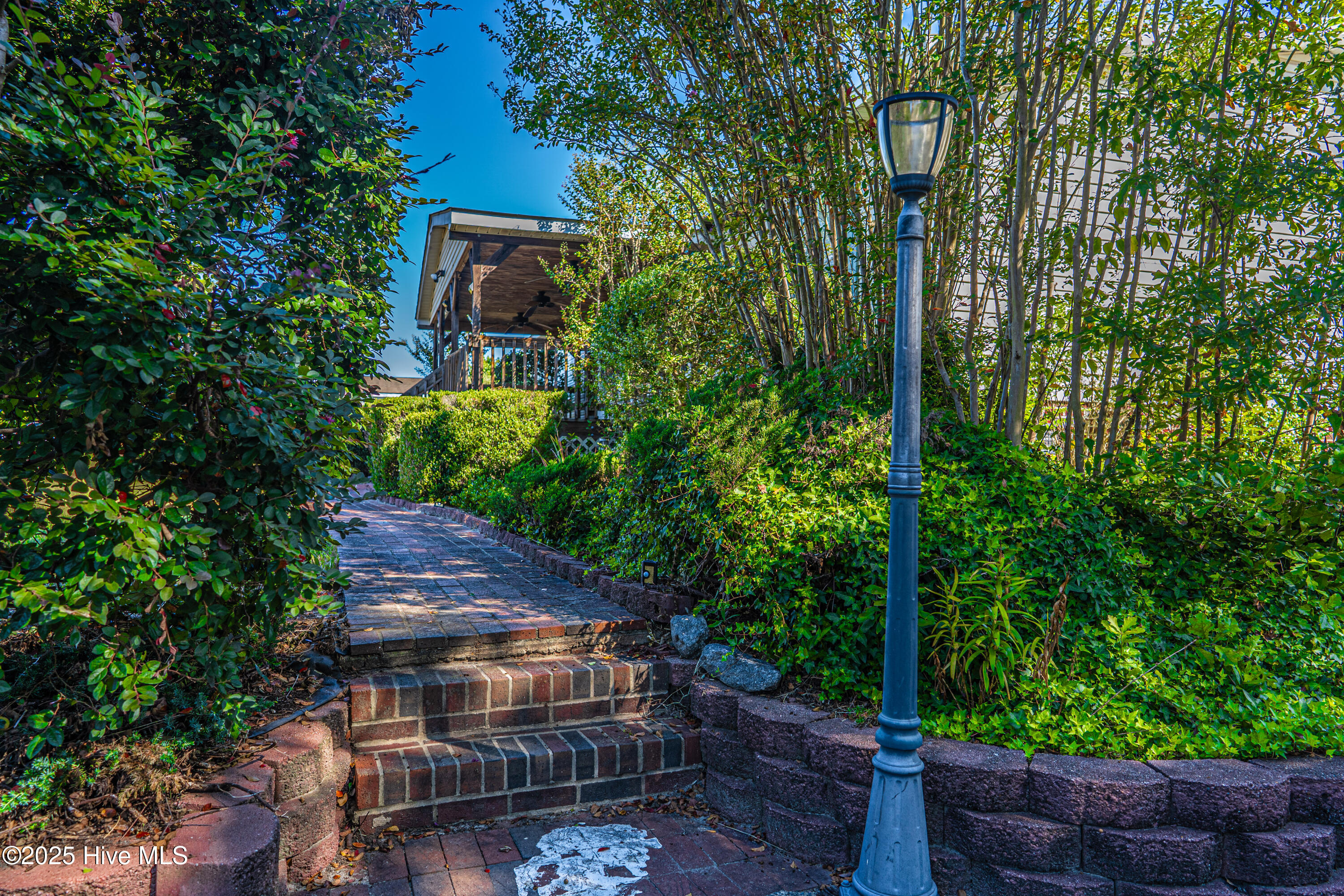 113 Holly Place