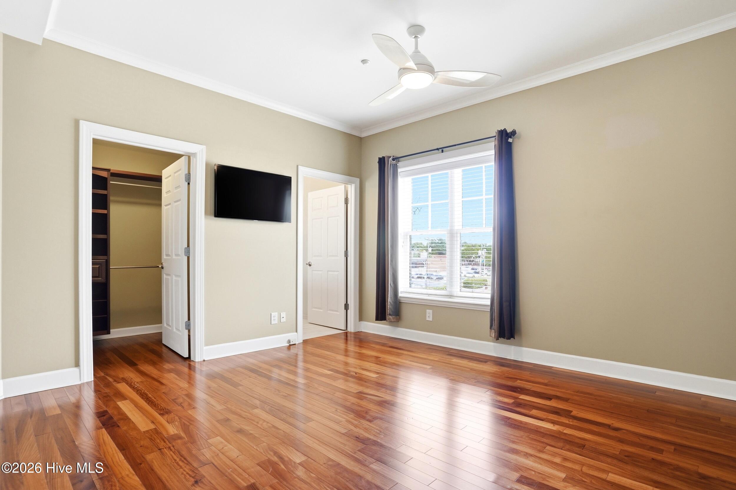 100570172 | Photo 18