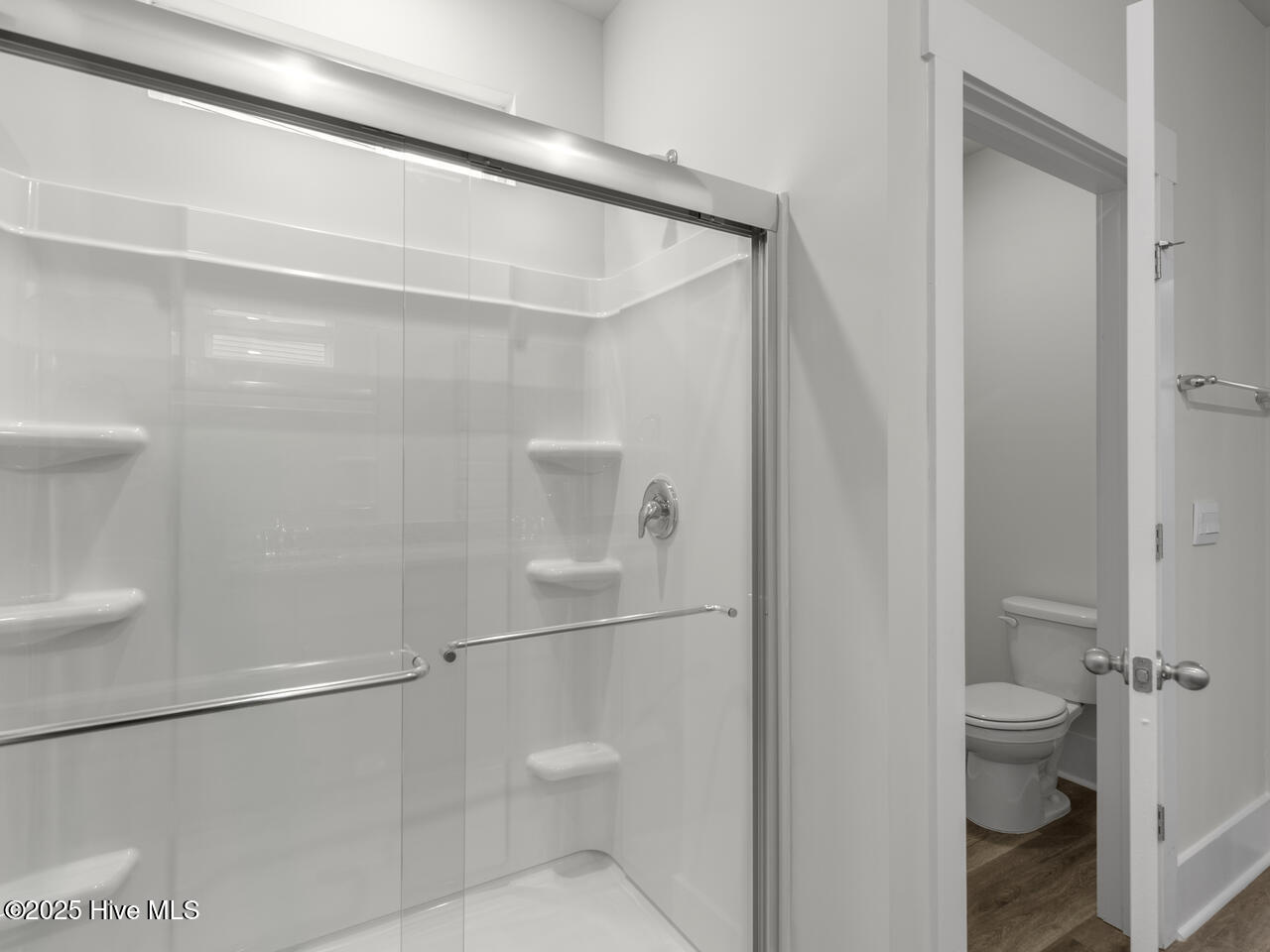 100566279 | Photo 21