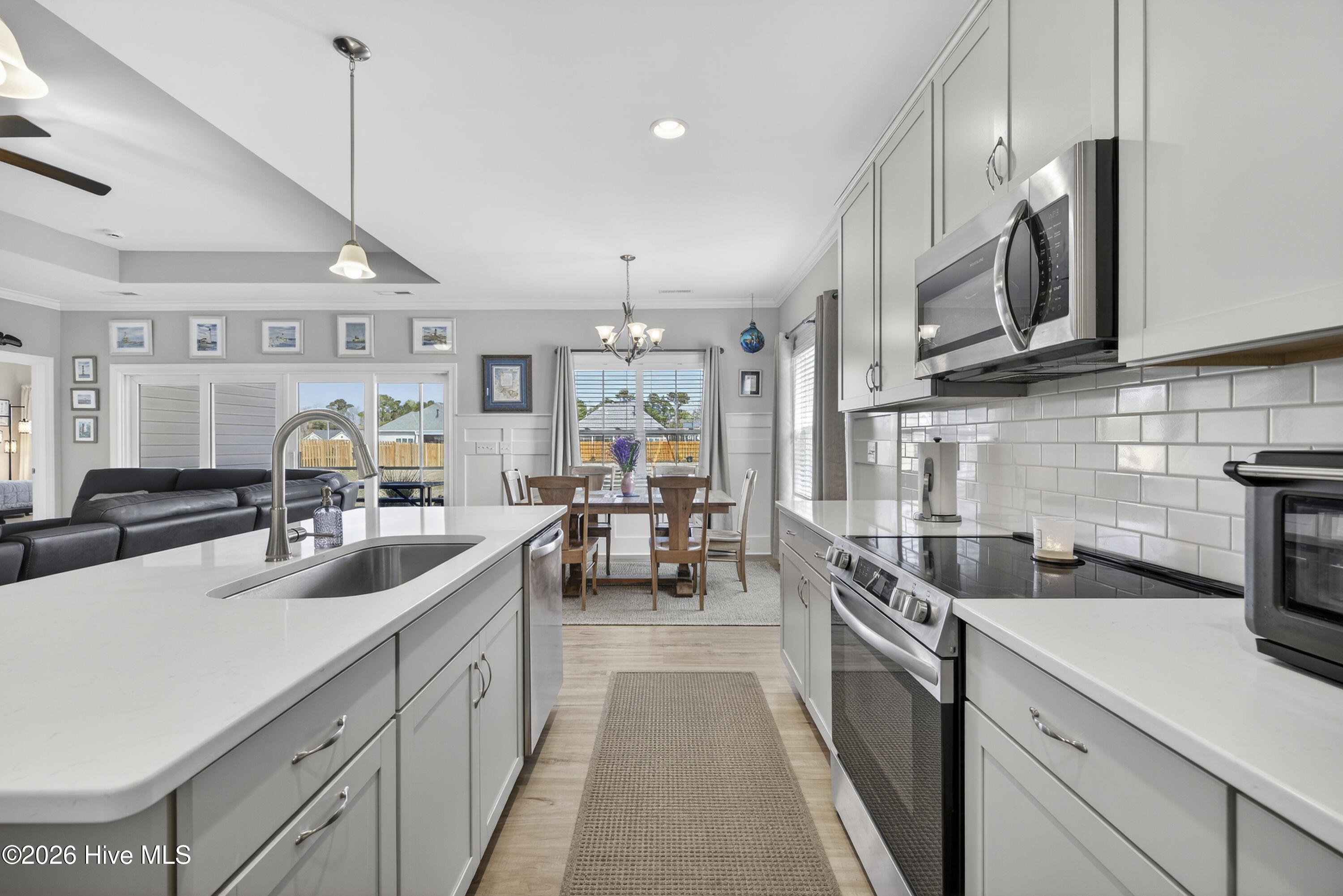 100564336 | Photo 15