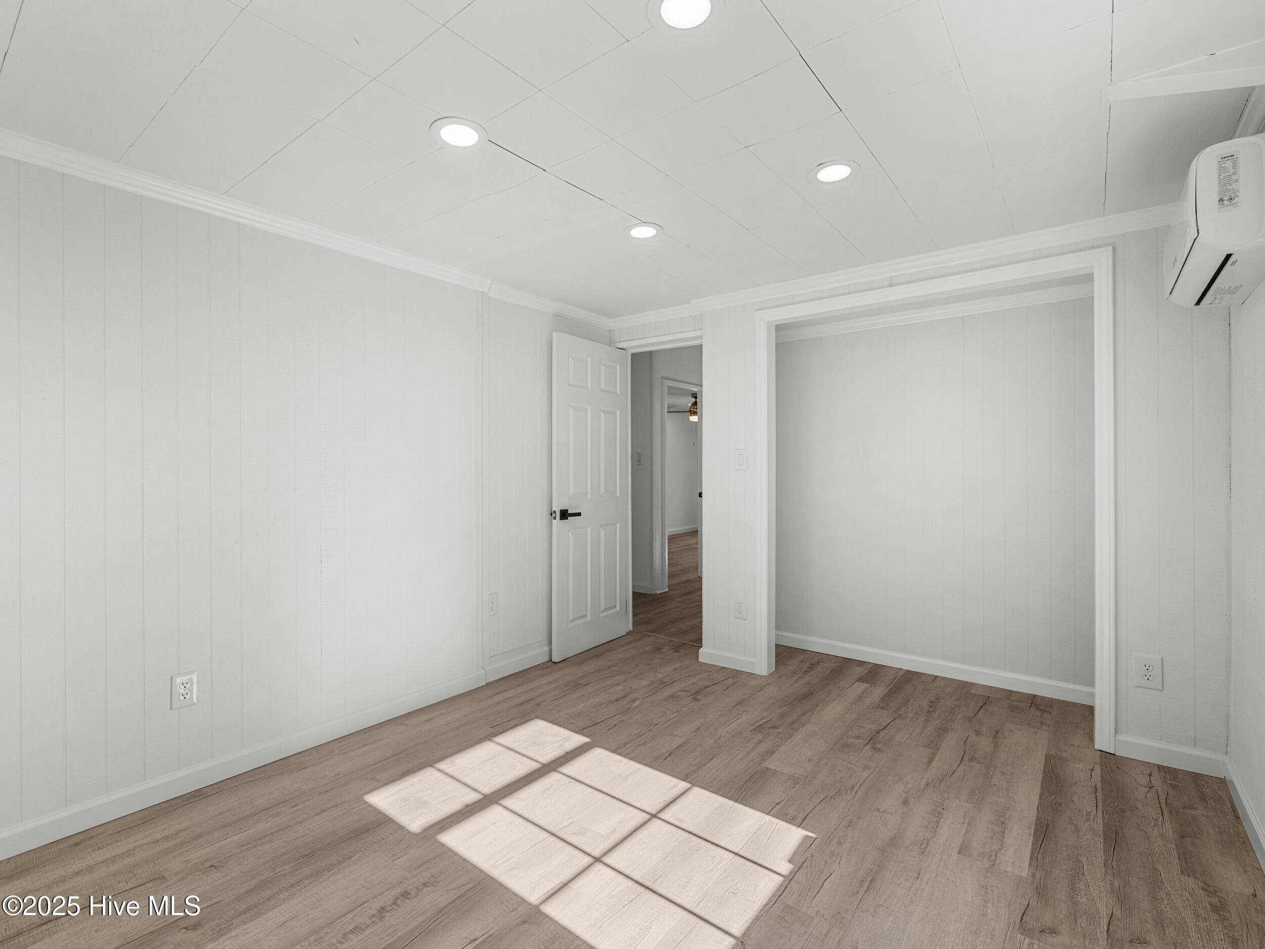 100545373 | Photo 21