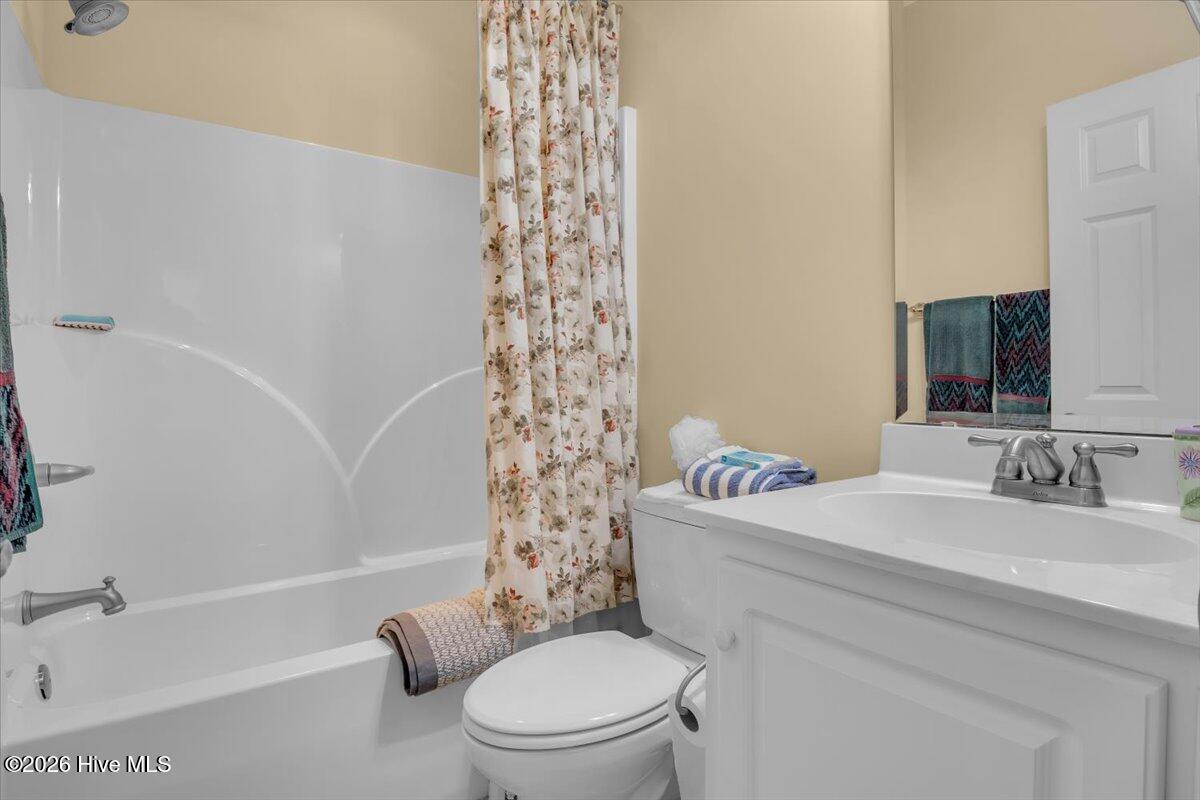 100566244 | Photo 35