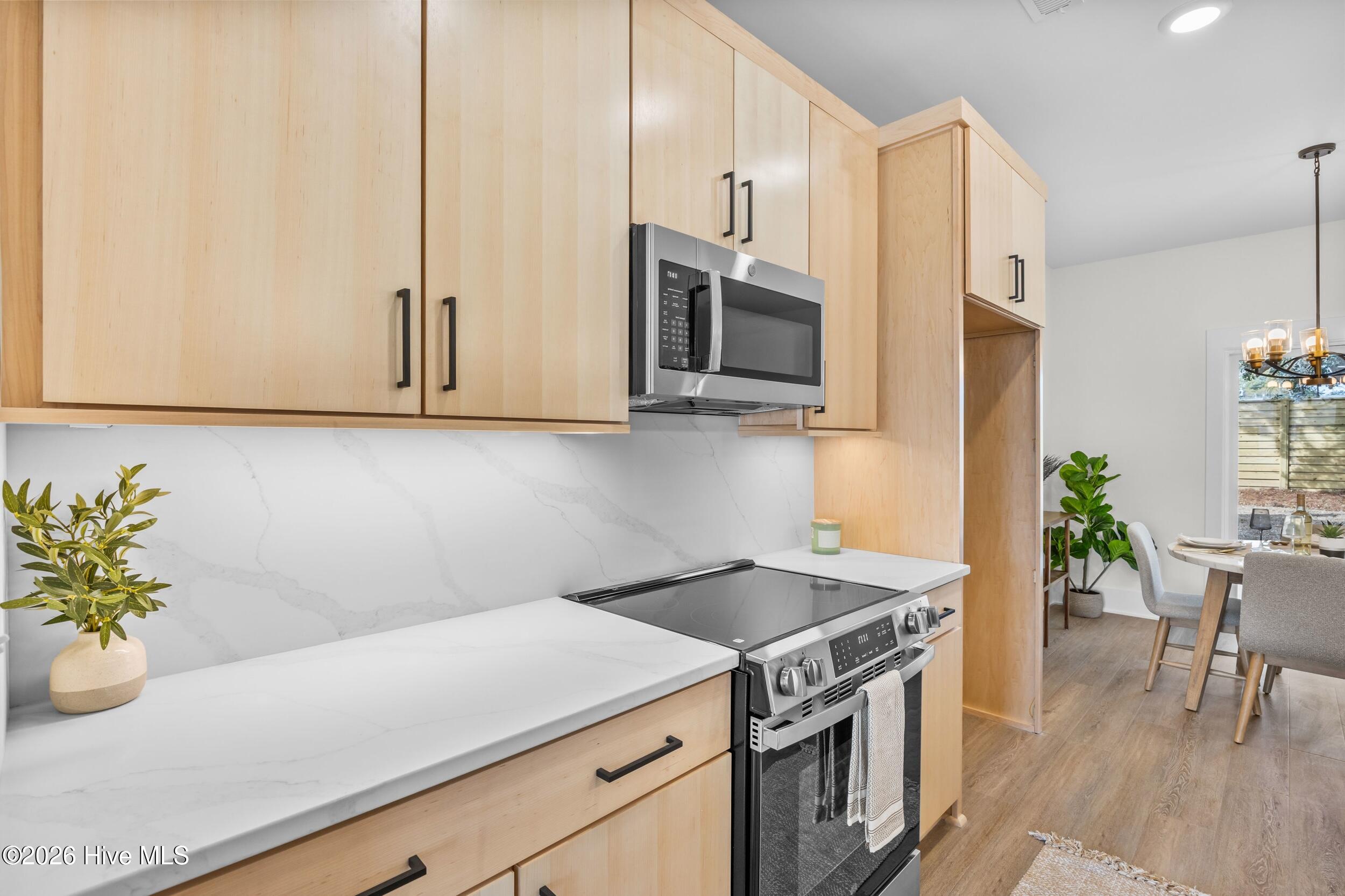 100566650 | Photo 13