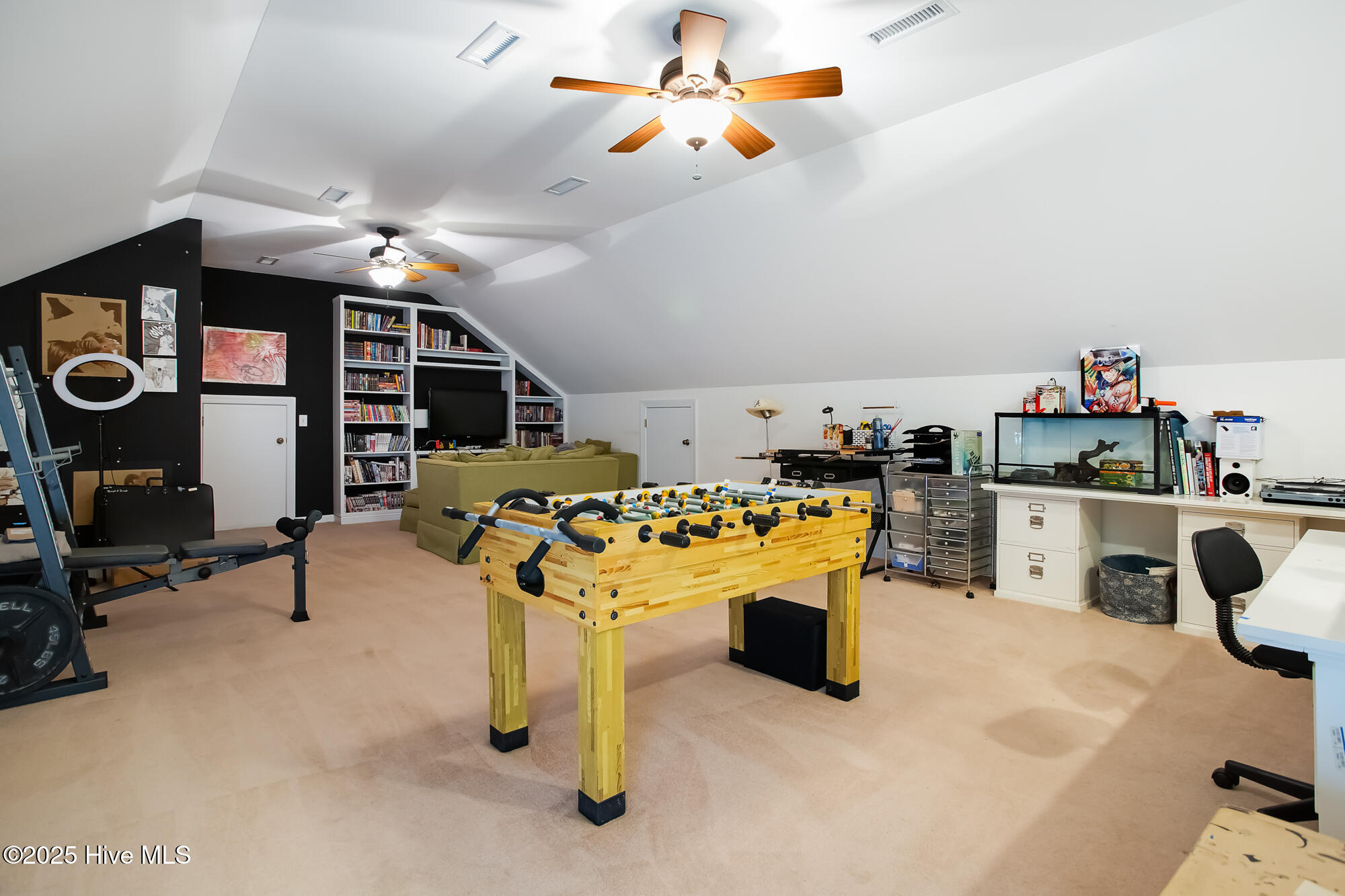 100532044 | Photo 47