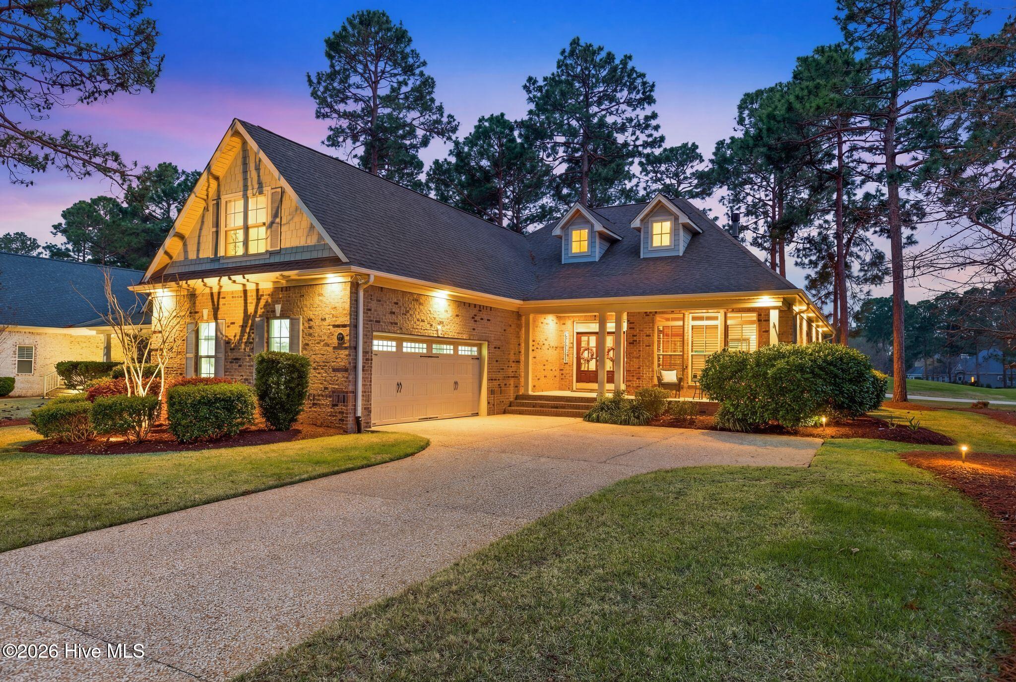 100564432 | Photo 102