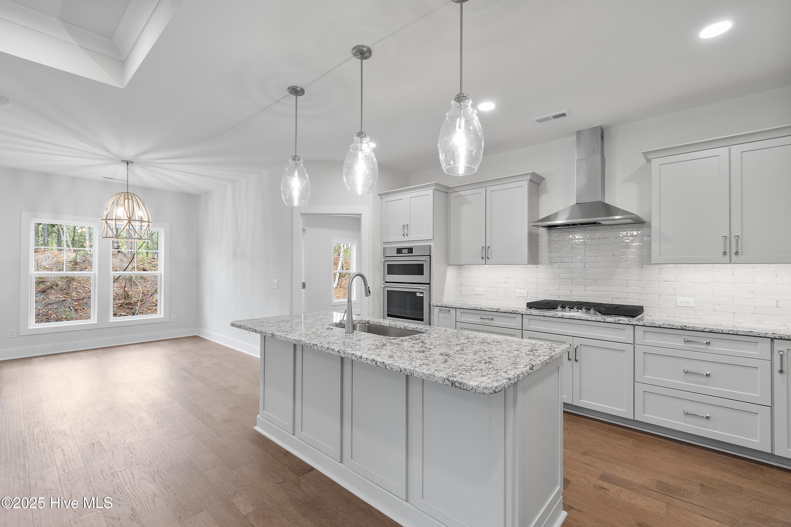 100525148 | Photo 48