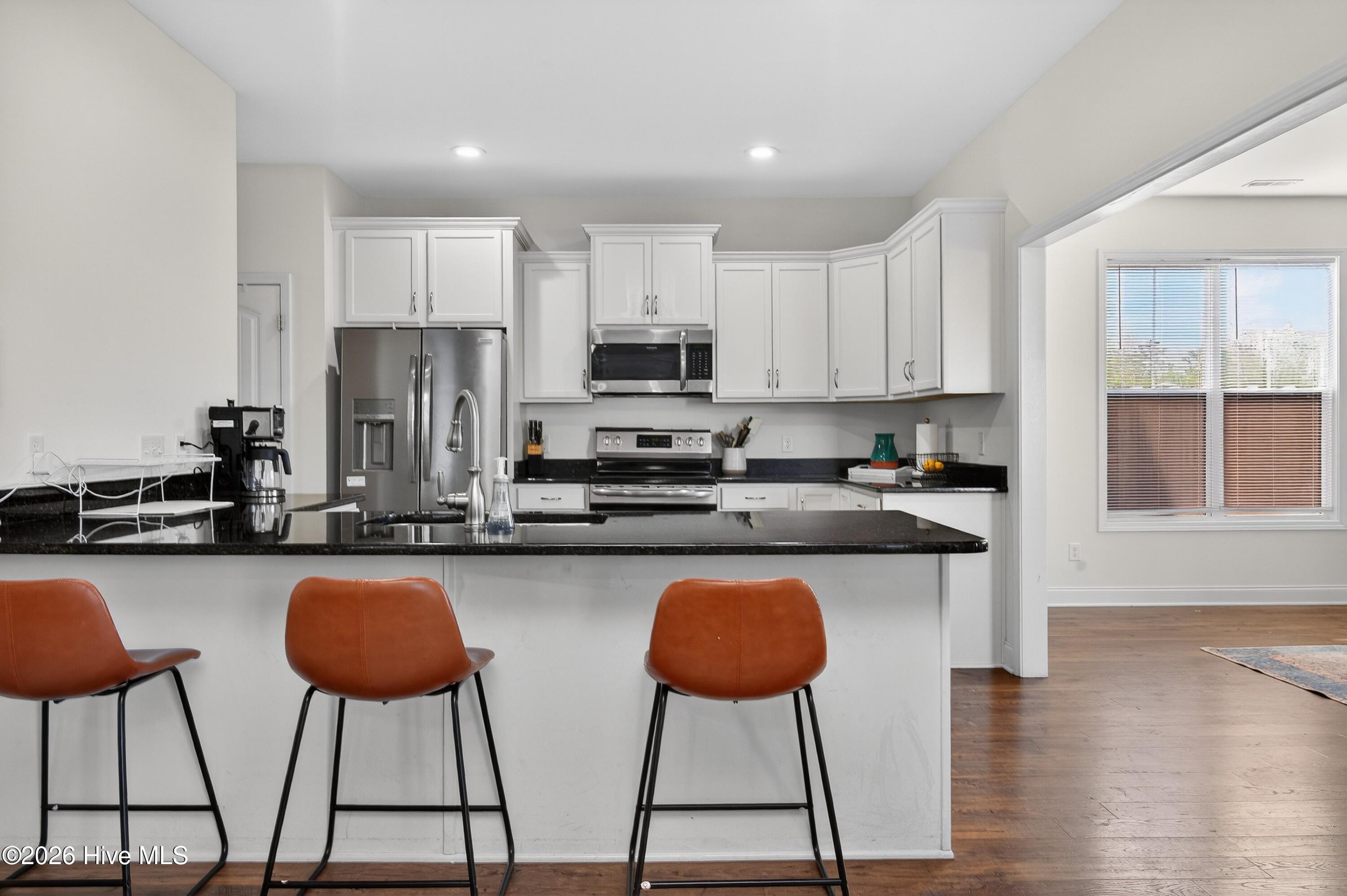 100565414 | Photo 15