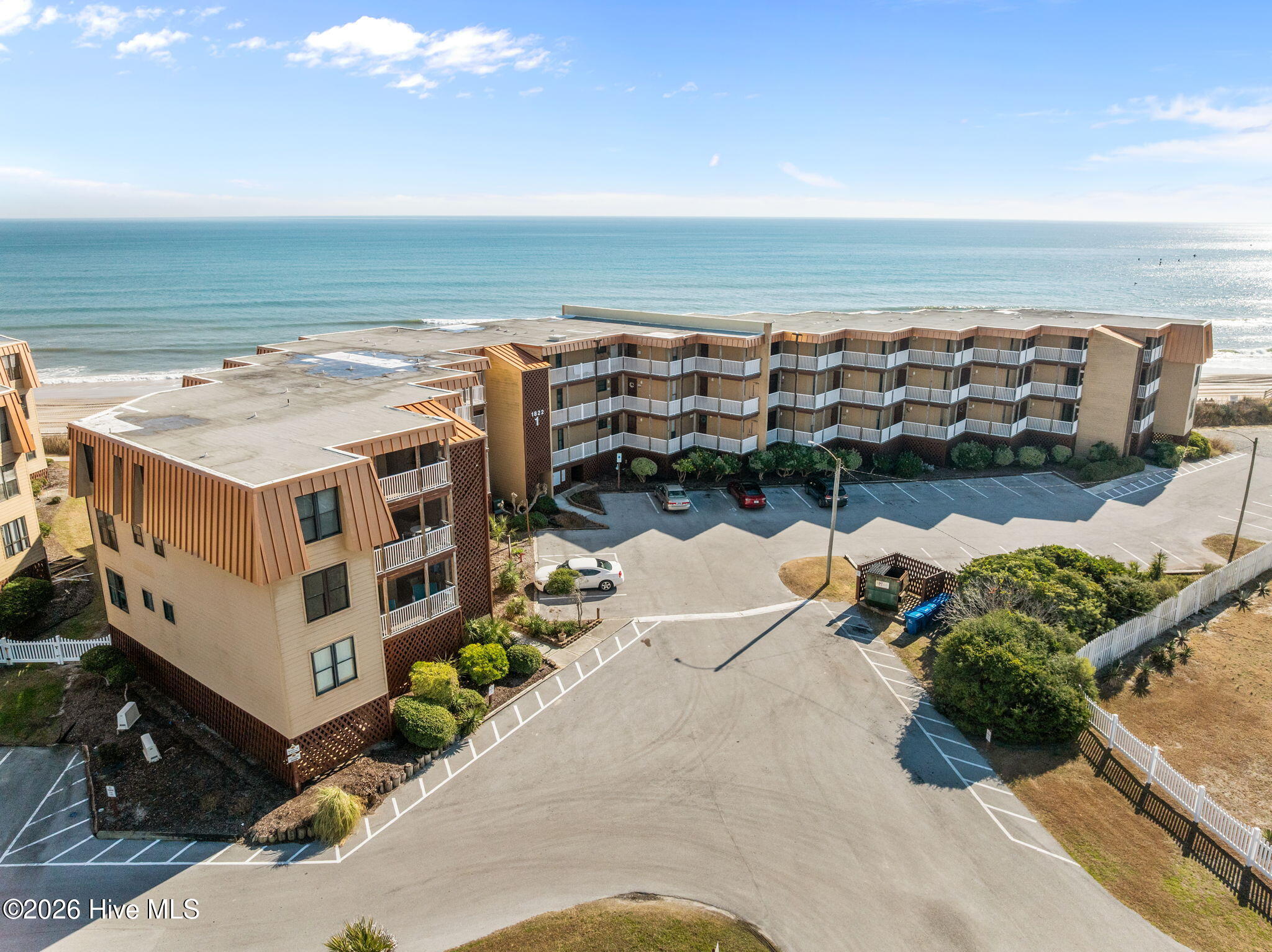 100551202 | Photo 47