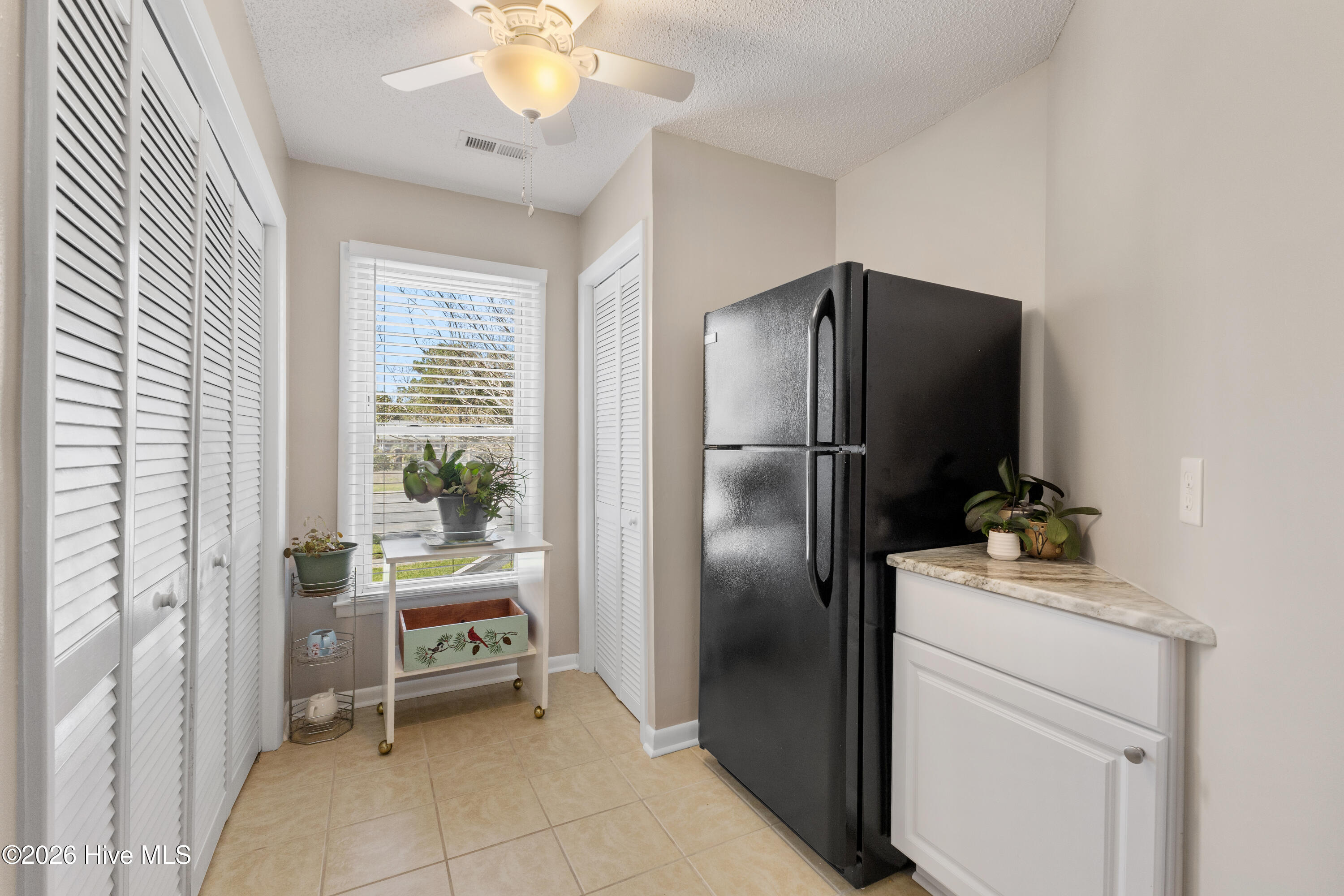 100562727 | Photo 13