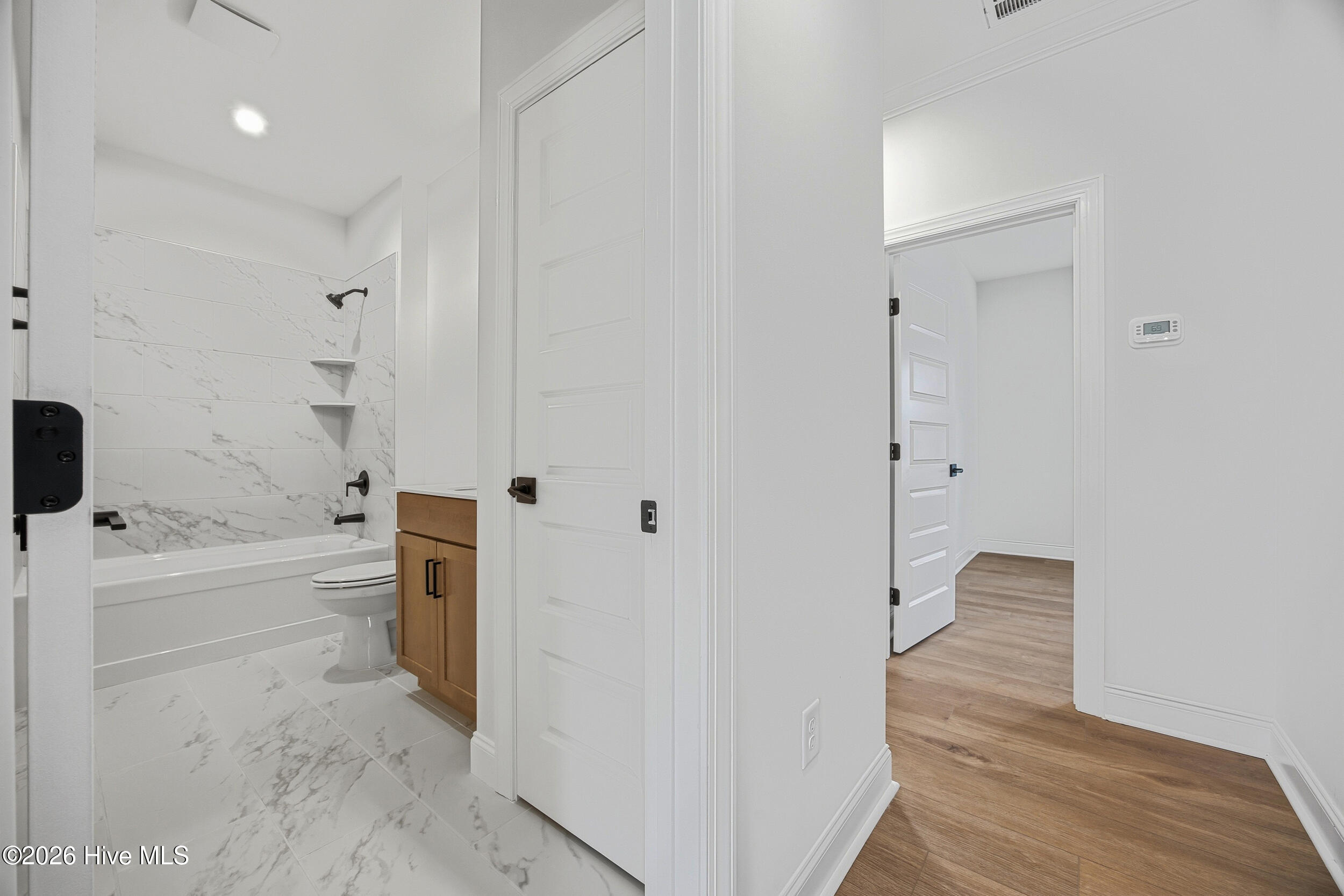 100540369 | Photo 25