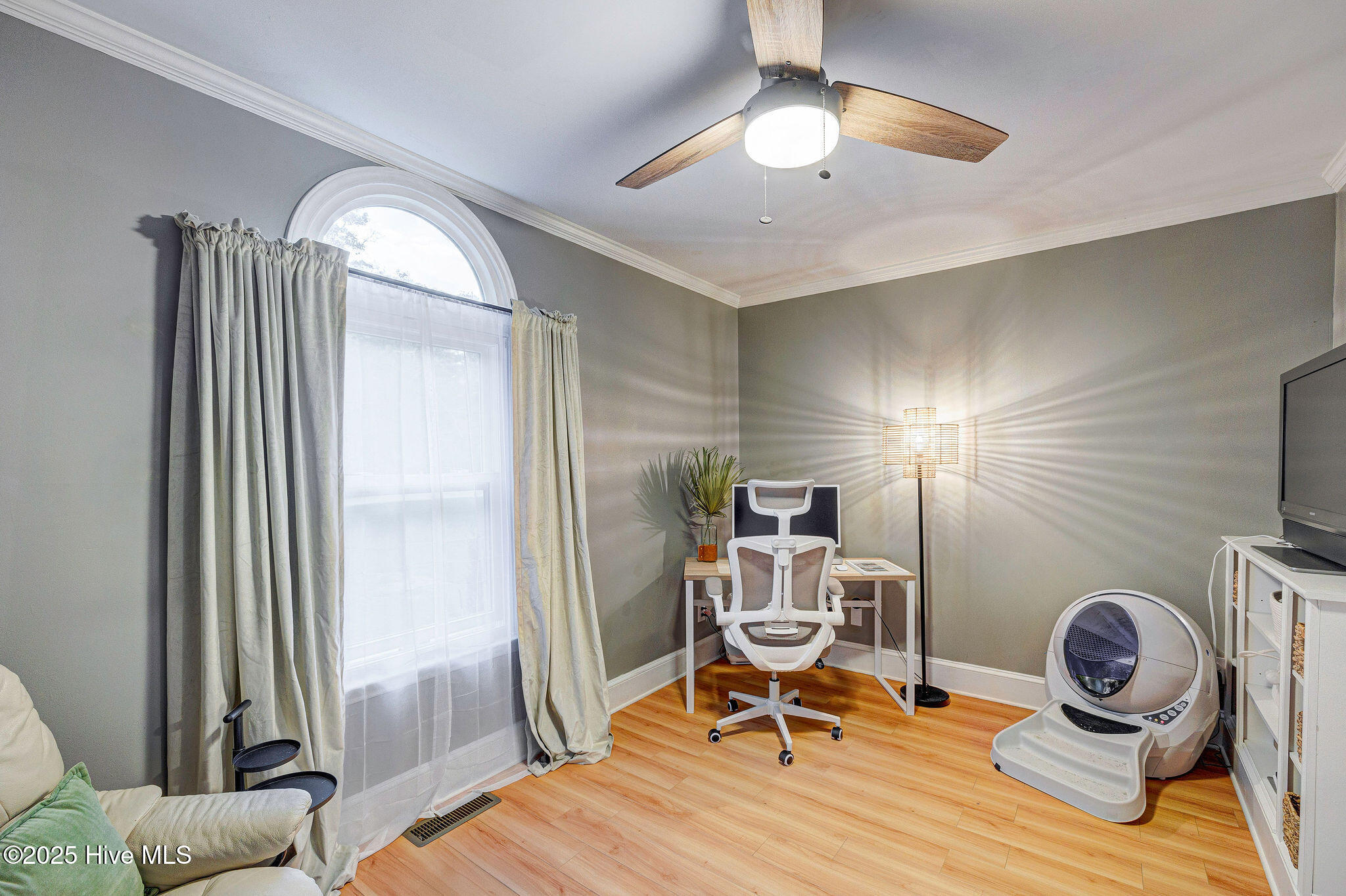 100534059 | Photo 49