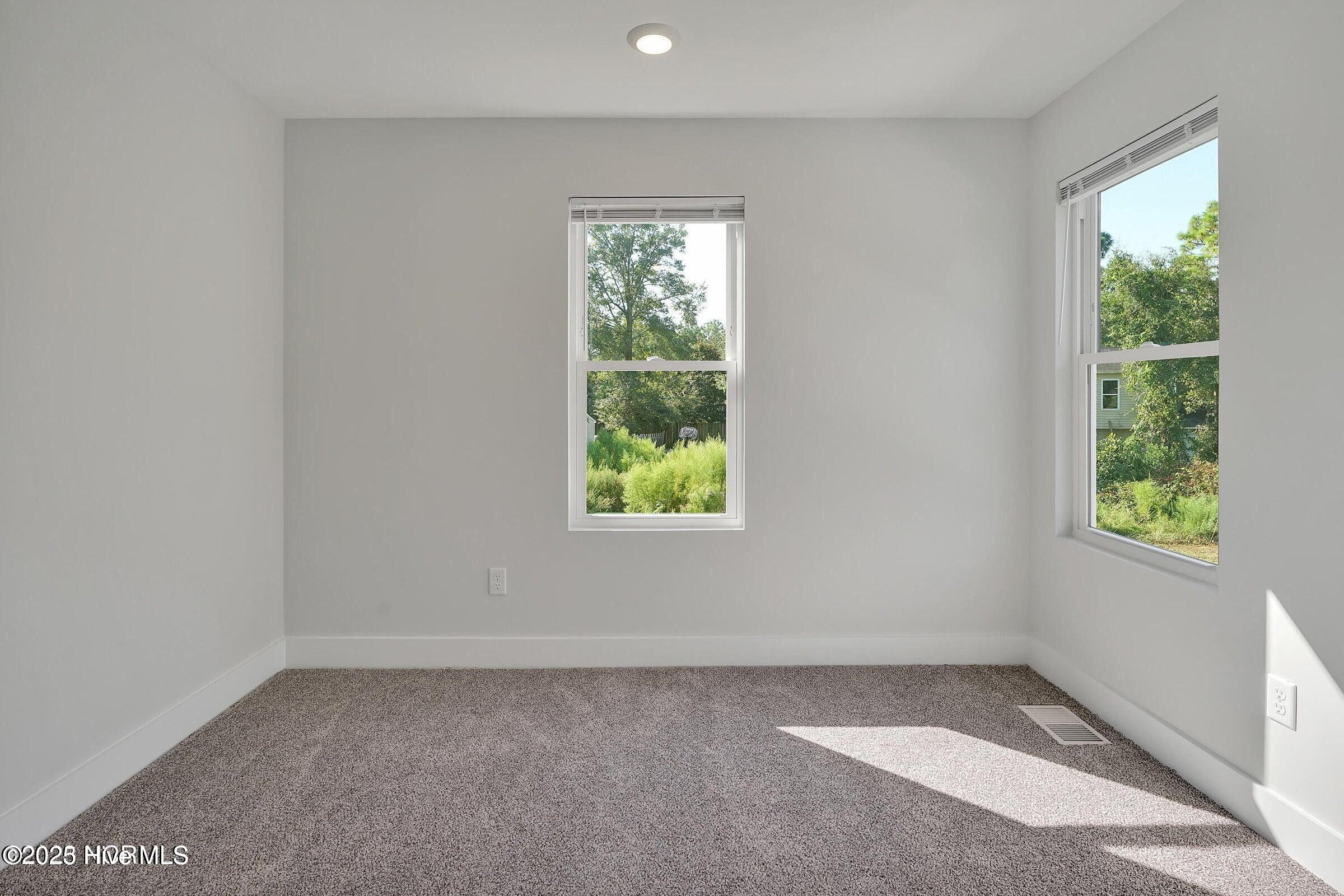 100538285 | Photo 28