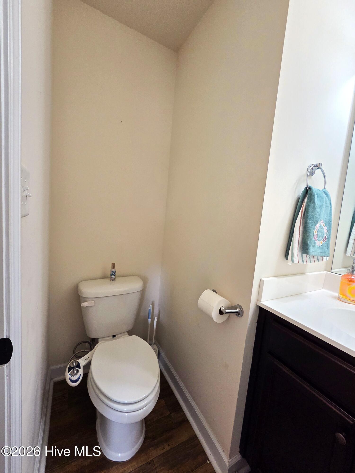 100527843 | Photo 28