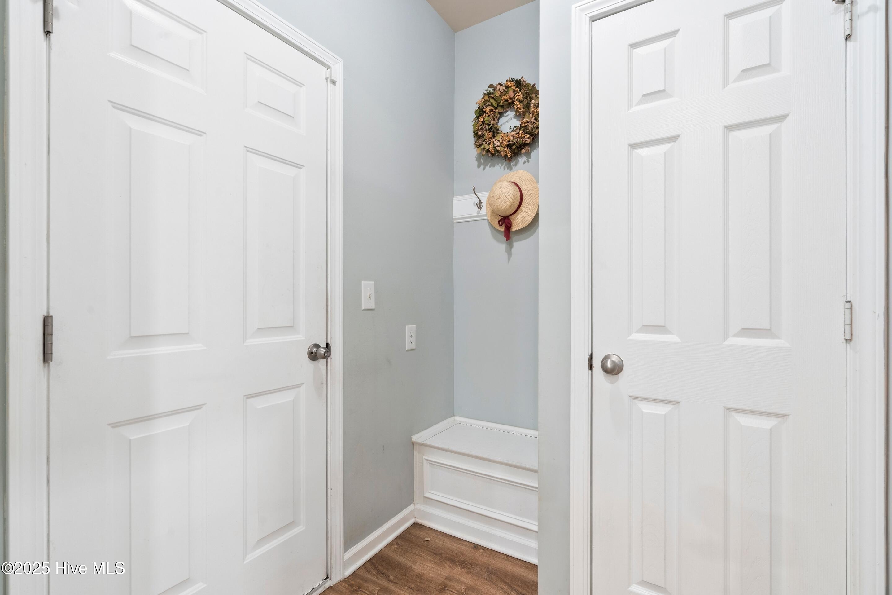 100537197 | Photo 30